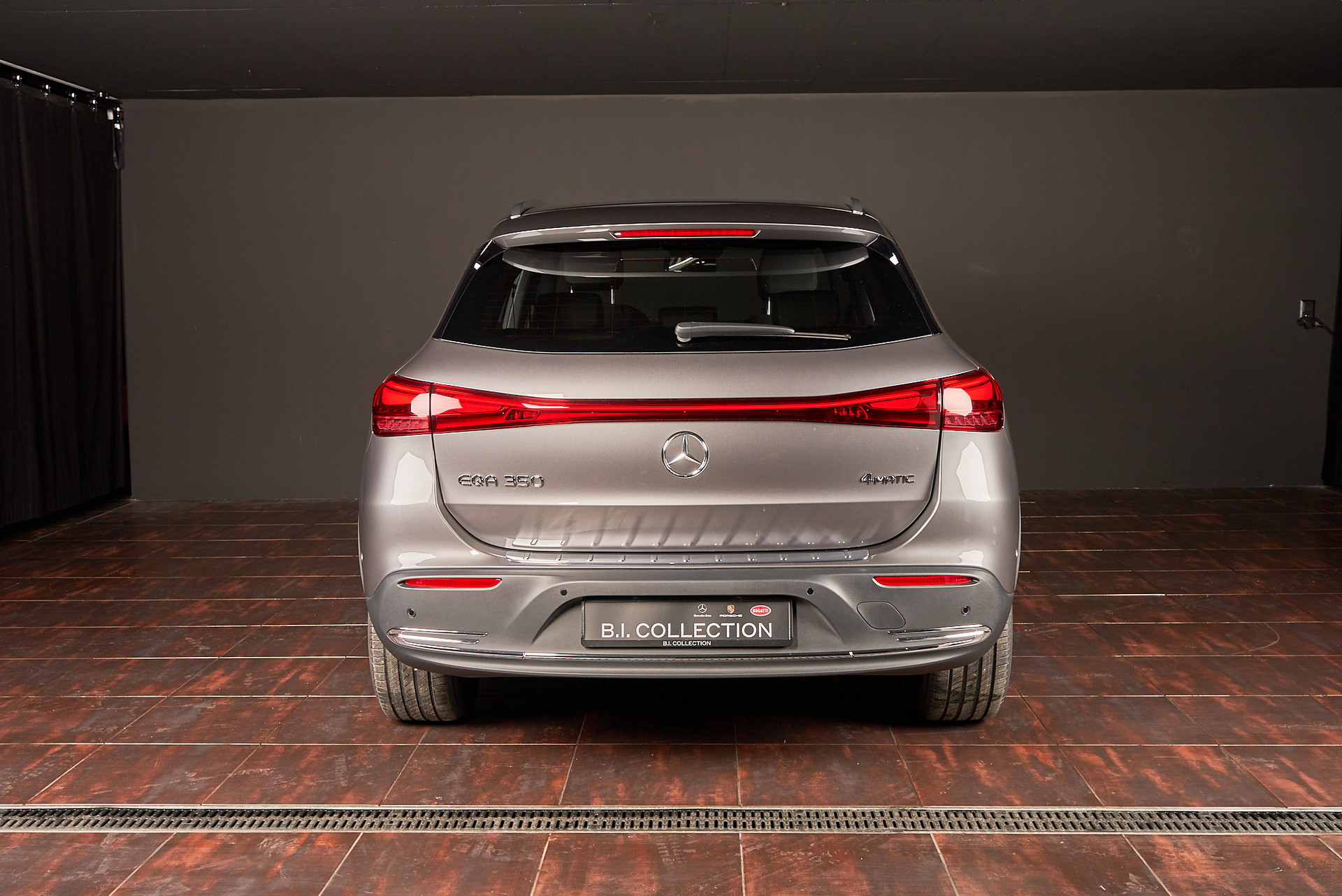 MERCEDES-BENZ EQA 350-image-10