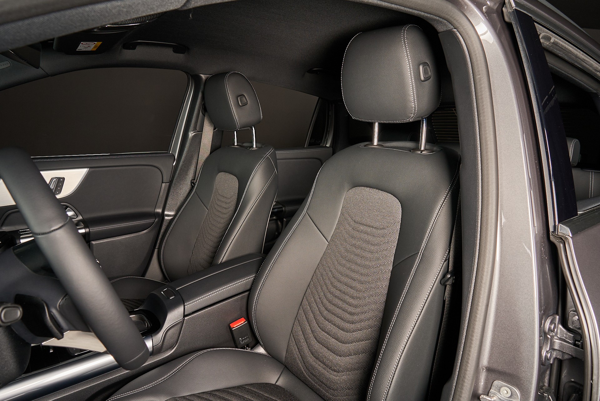 MERCEDES-BENZ EQA 350-image-6