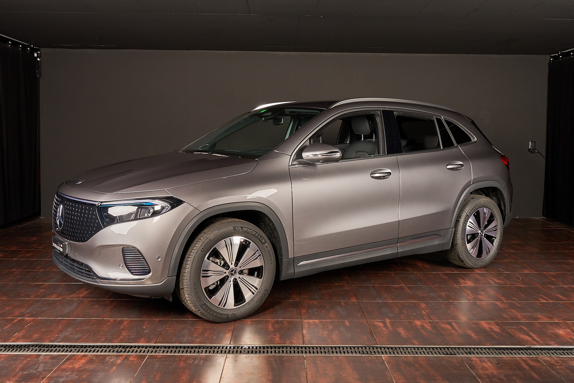 MERCEDES-BENZ EQA 350