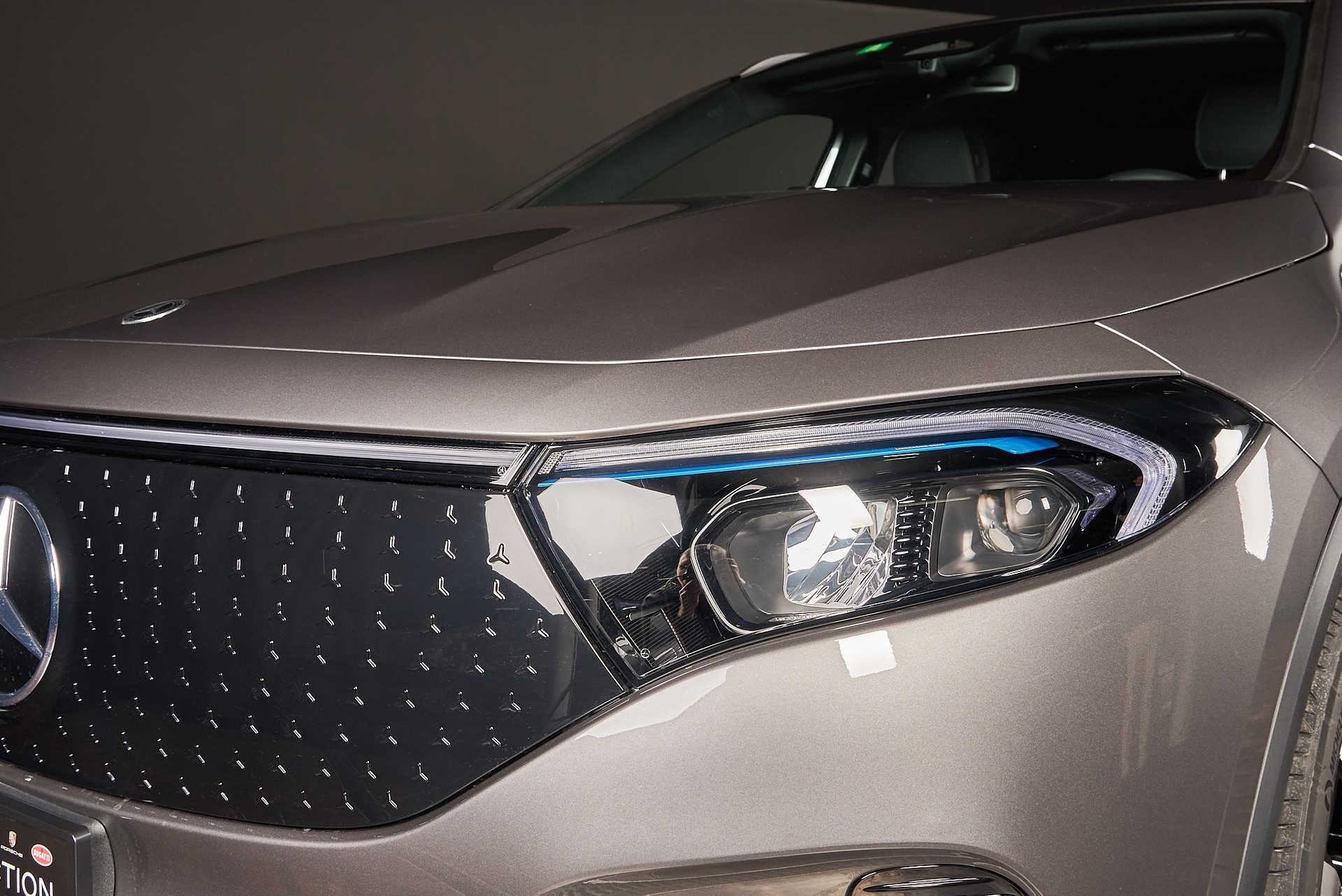 MERCEDES-BENZ EQA 350-showroom-element-2