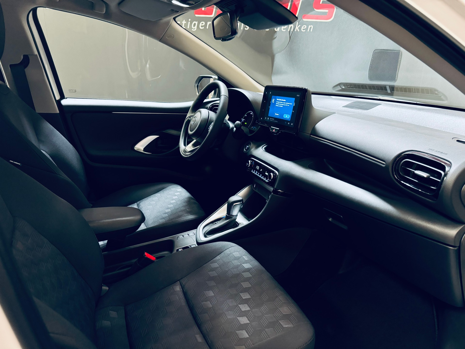 TOYOTA NEW Yaris 1.5 Comfort e-CVT-image-20