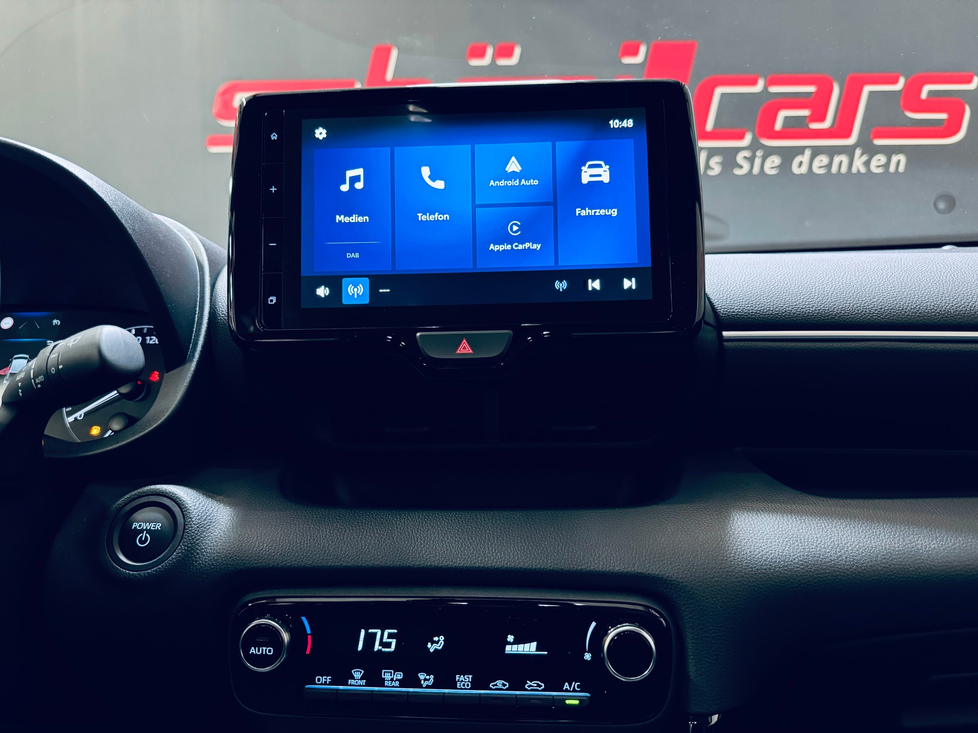 TOYOTA NEW Yaris 1.5 Comfort e-CVT-image-15