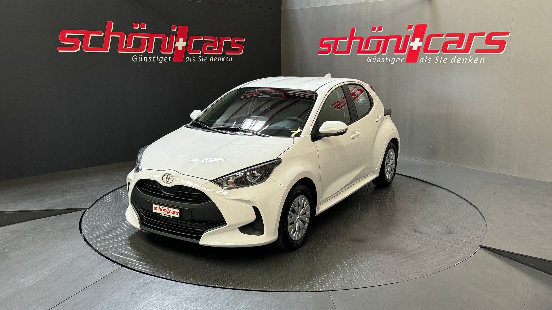 TOYOTA NEW Yaris 1.5 Comfort e-CVT-showroom-element-1