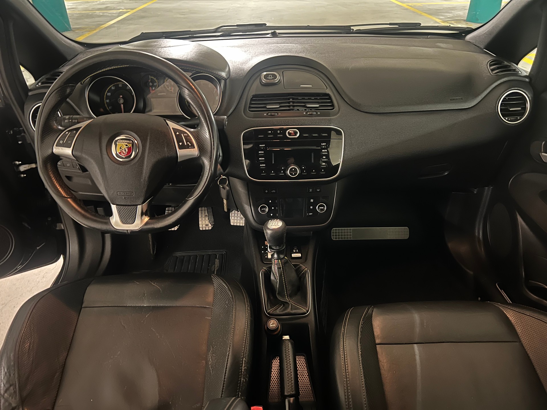 FIAT Punto 1.4 16V Turbo Abarth Supersport-image-8