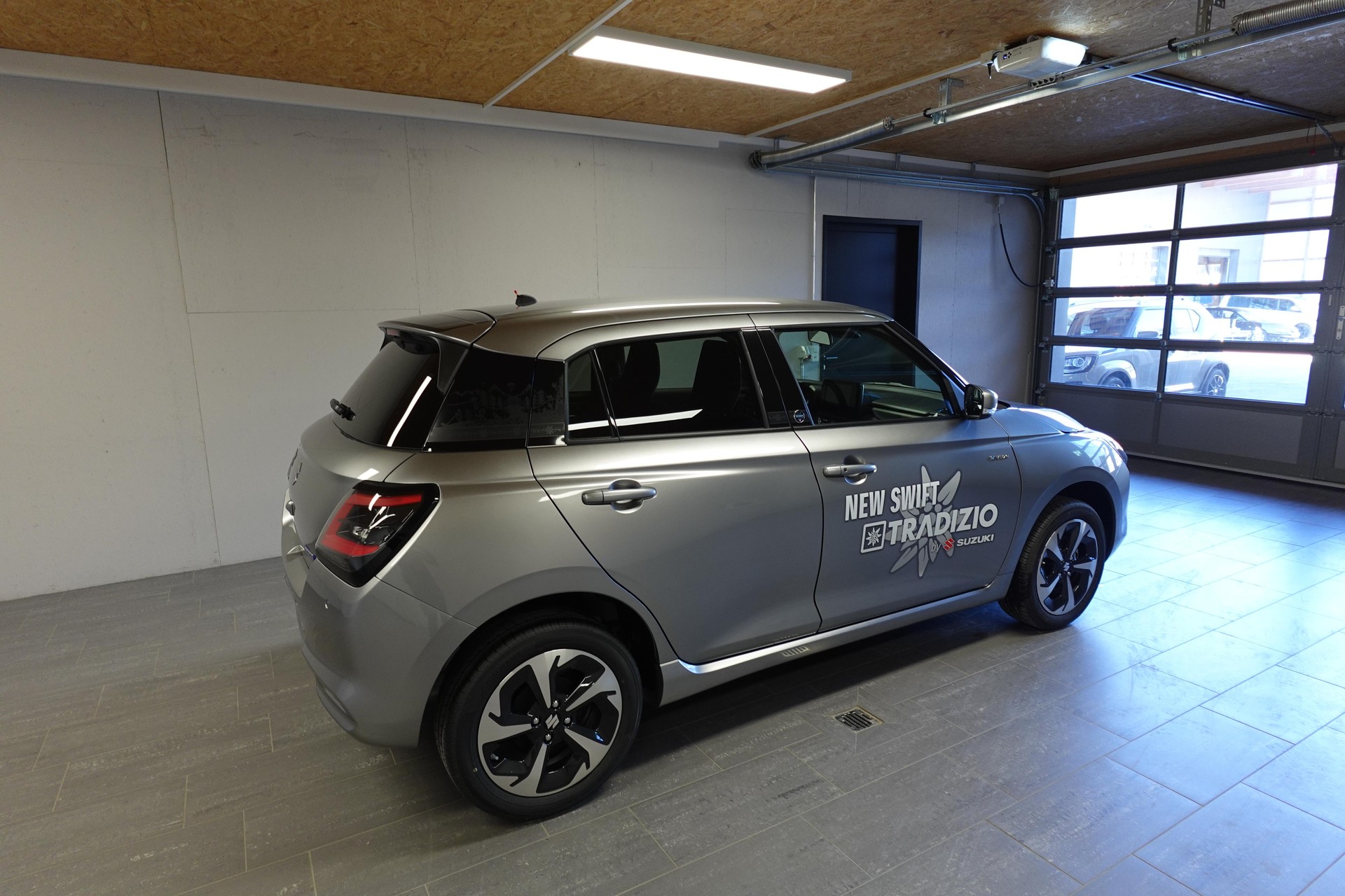 SUZUKI Swift 1.2 Tradizio Top Hybrid 4x4-image-6
