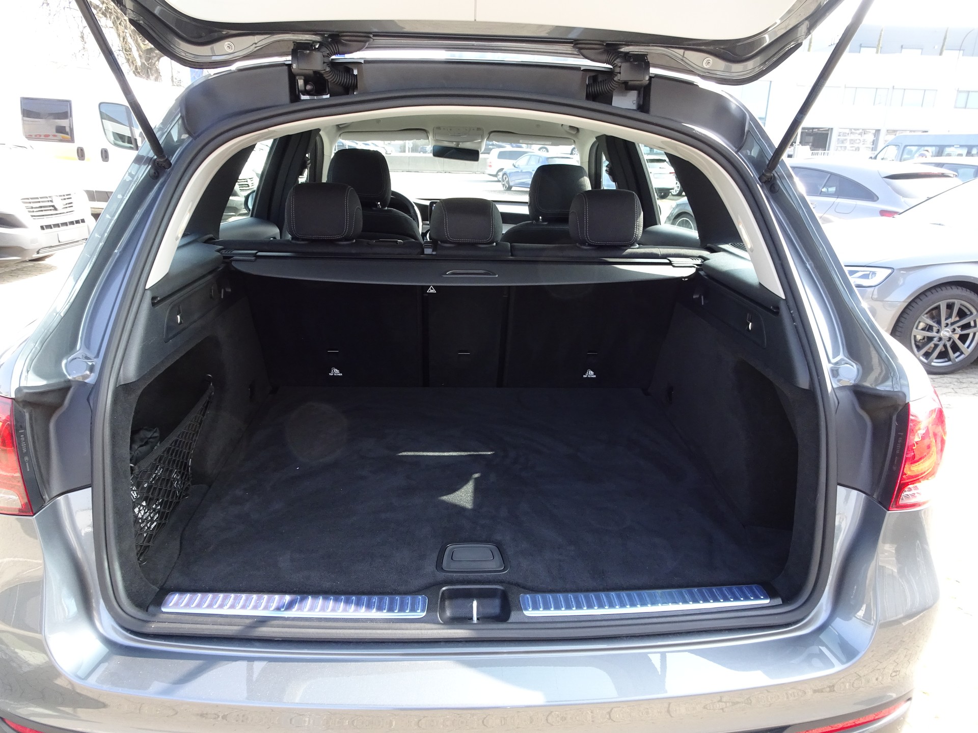 MERCEDES-BENZ GLC 200 4Matic 9G-Tronic-image-12