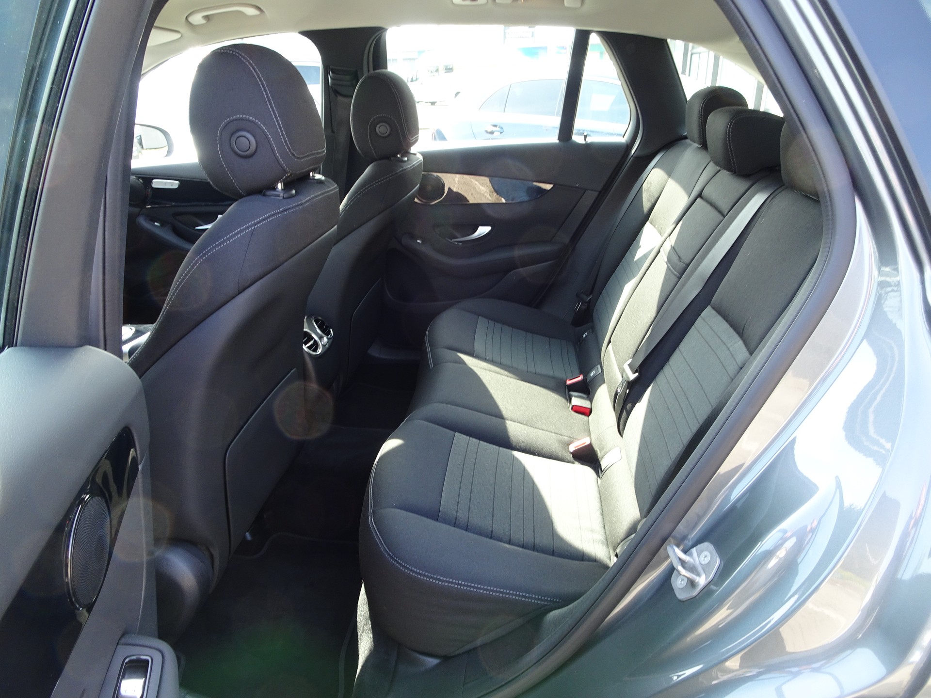 MERCEDES-BENZ GLC 200 4Matic 9G-Tronic-image-11