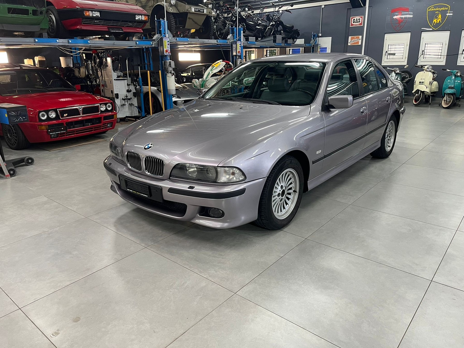 BMW 540i-image-2