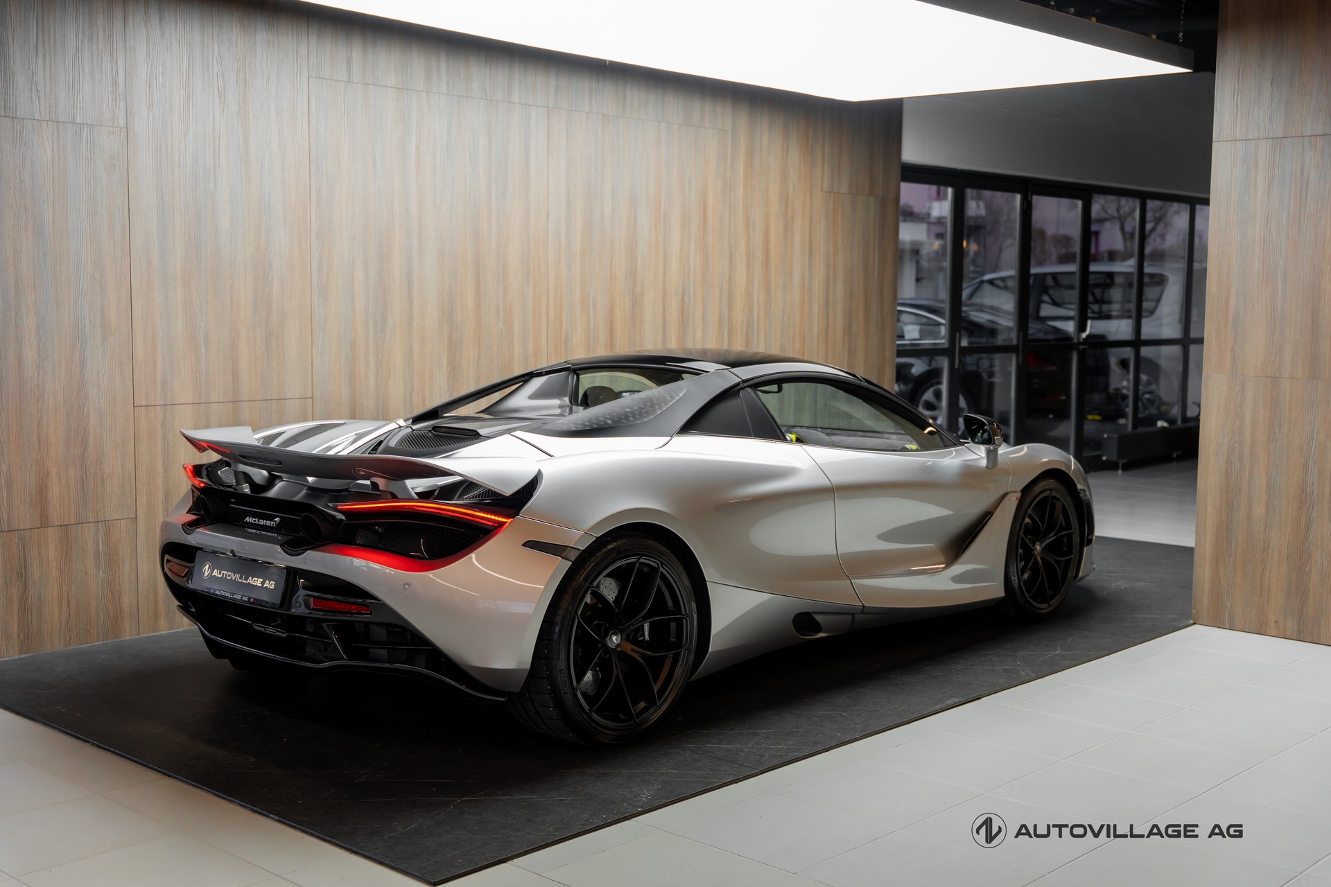 McLAREN 720S Spider Performance 4.0 V8 SSG-showroom-element-3