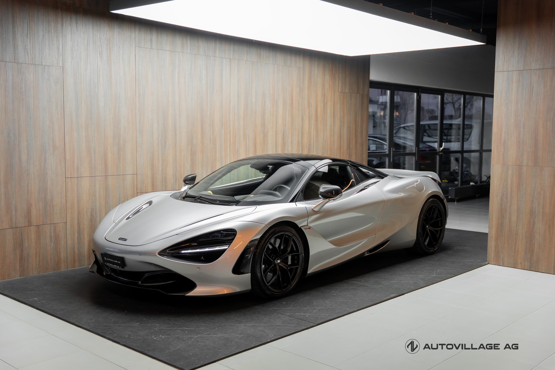 McLAREN 720S Spider Performance 4.0 V8 SSG-showroom-element-1