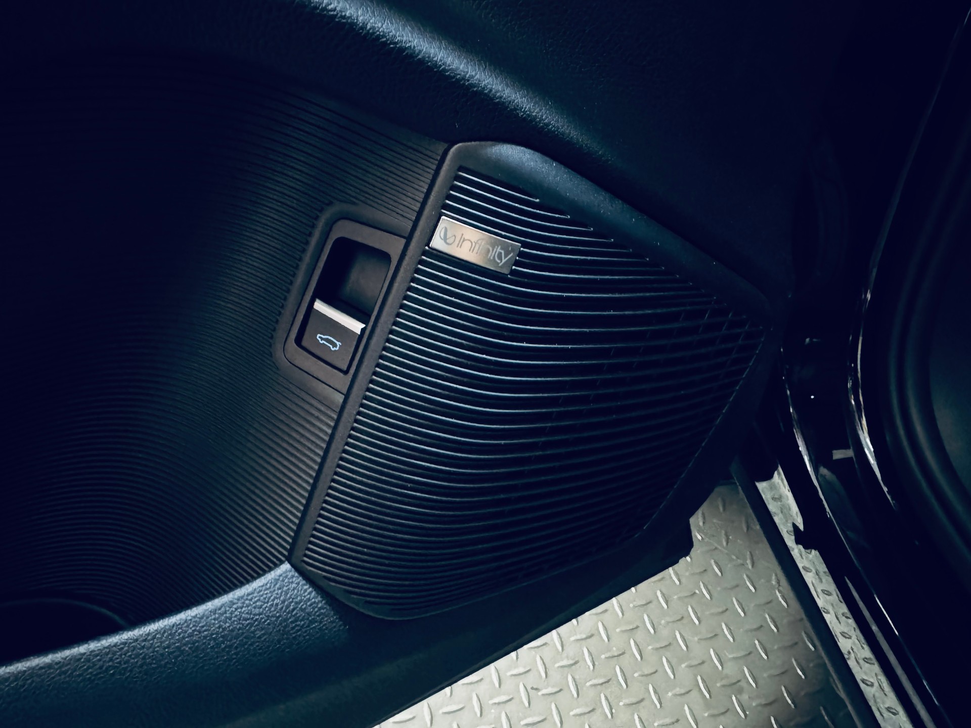 BYD Seal U DM-i Design AWD-image-13