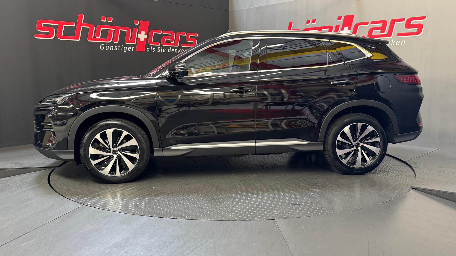 BYD Seal U DM-i Design AWD-showroom-element-1