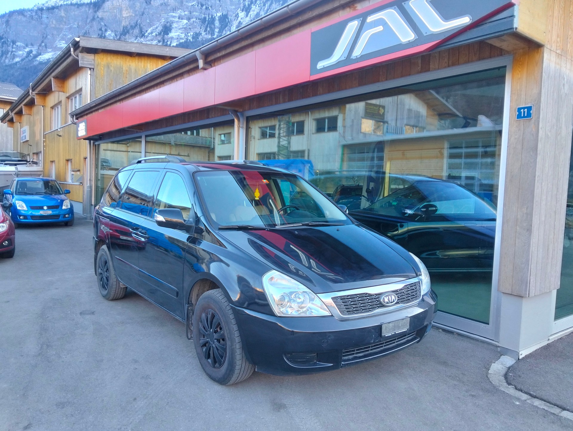 KIA Carnival 2.2 CRDi Style-image-1