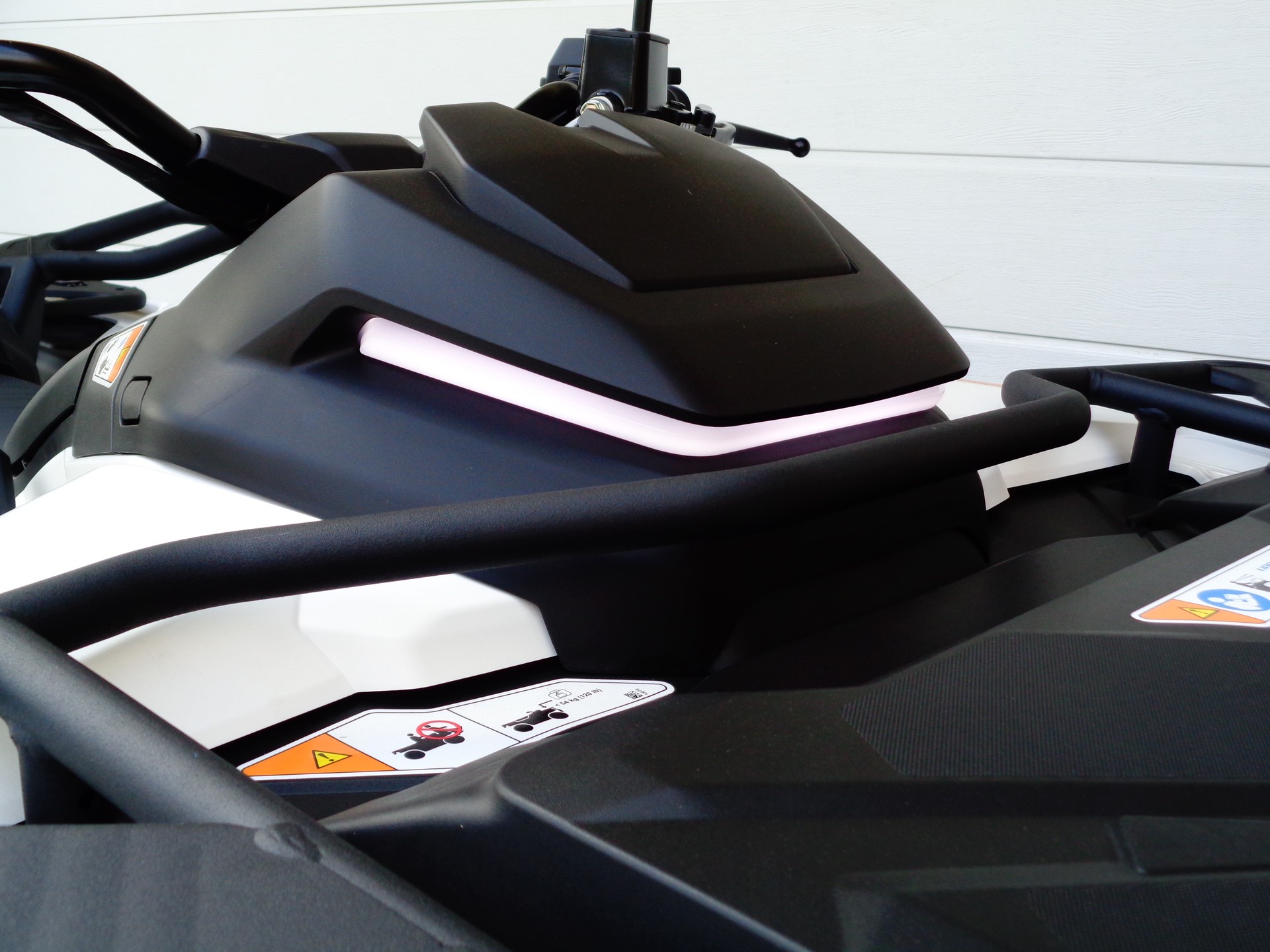 CAN-AM Outlander Electric (Std/Max)-showroom-element-2