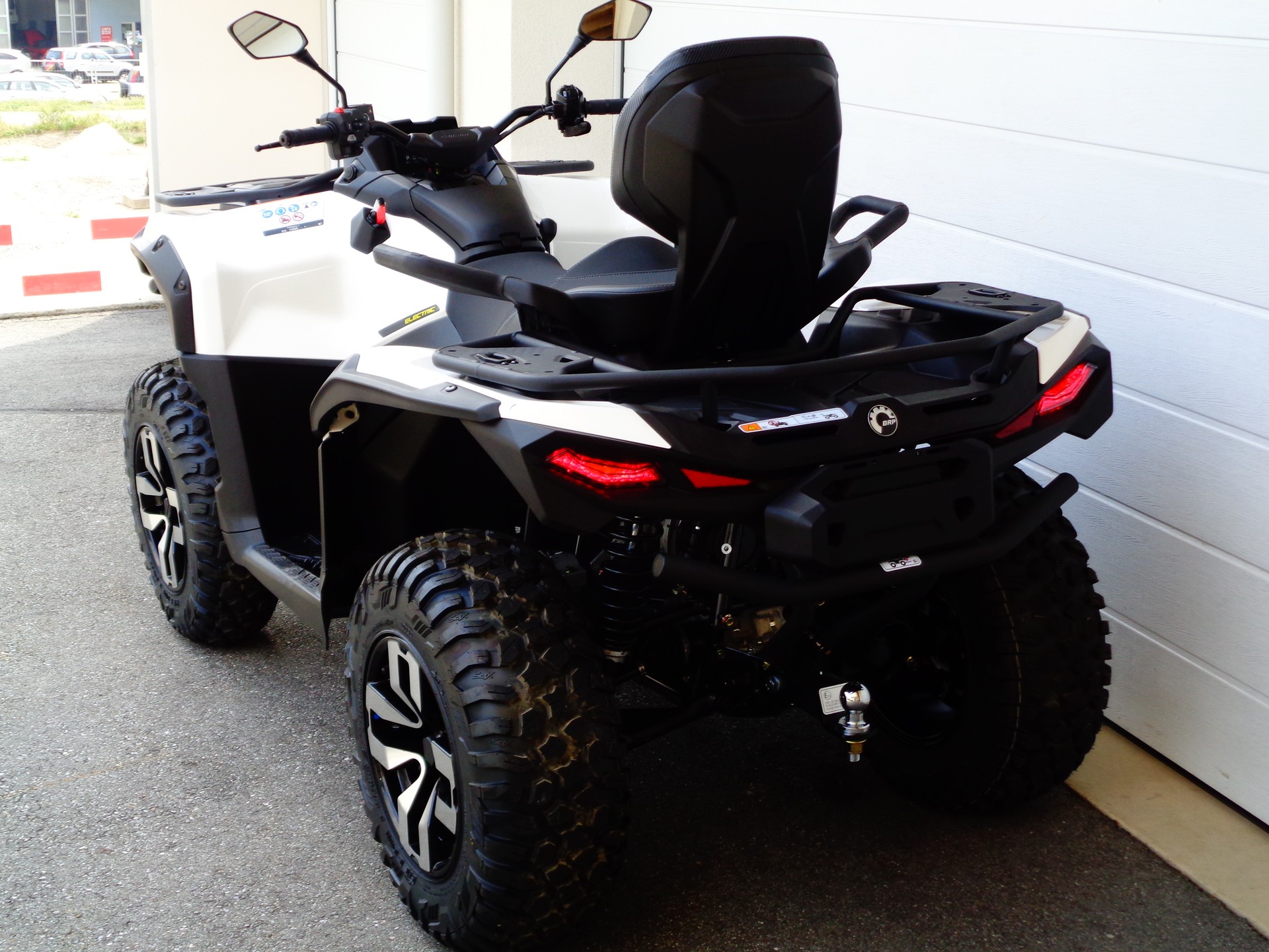 CAN-AM Outlander Electric (Std/Max)-image-8