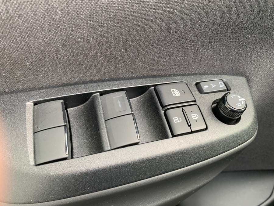 TOYOTA Yaris Cross 1.5 Elegant e-CVT AWDi-image-14