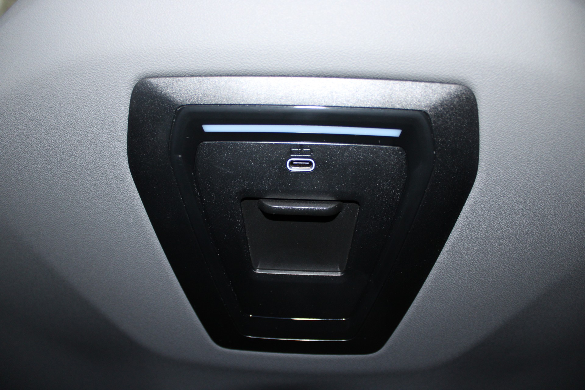 BMW i5 M60 xDrive M Sport Pro-image-13