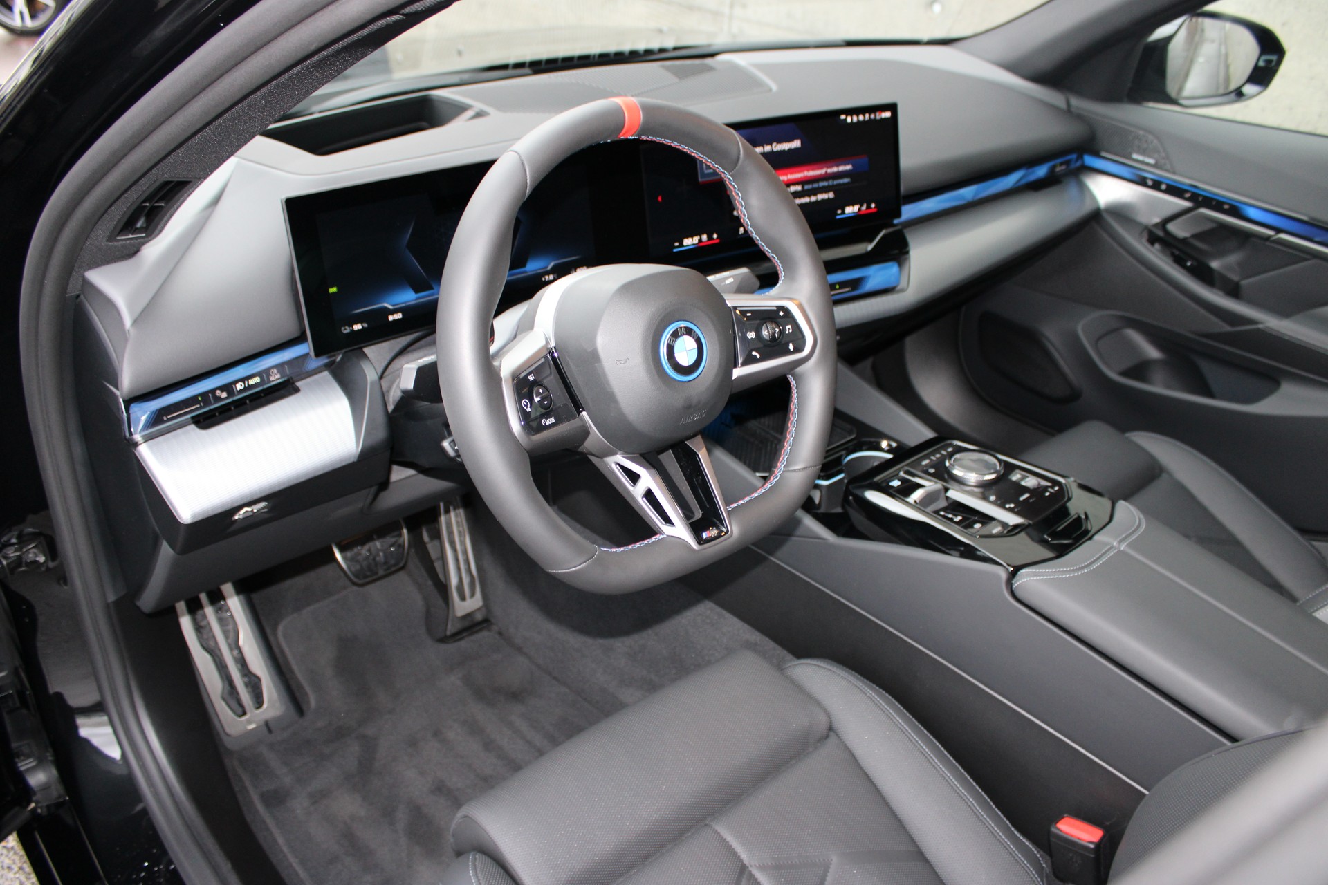 BMW i5 M60 xDrive M Sport Pro-image-19