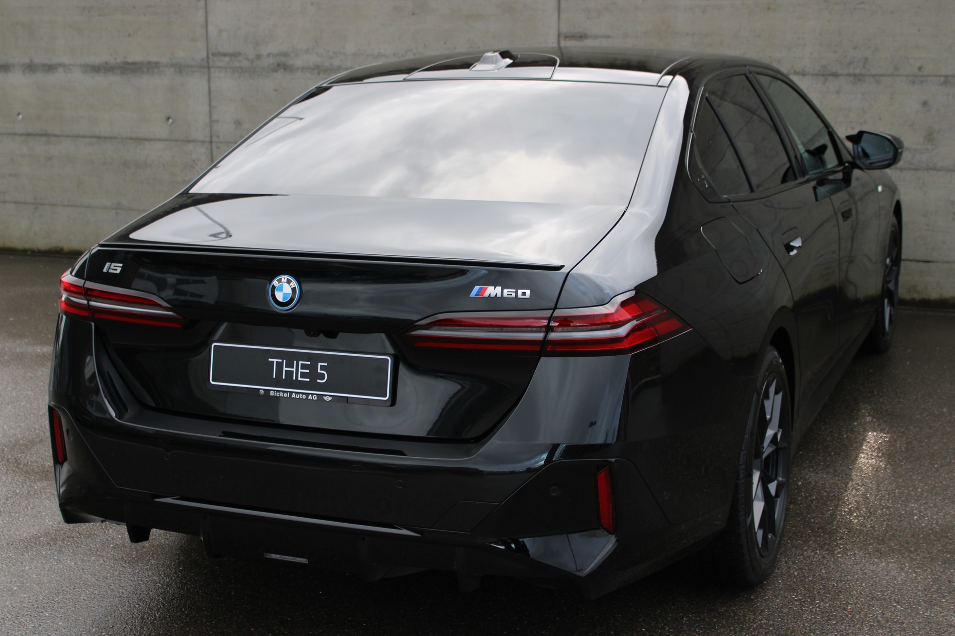 BMW i5 M60 xDrive M Sport Pro-image-4