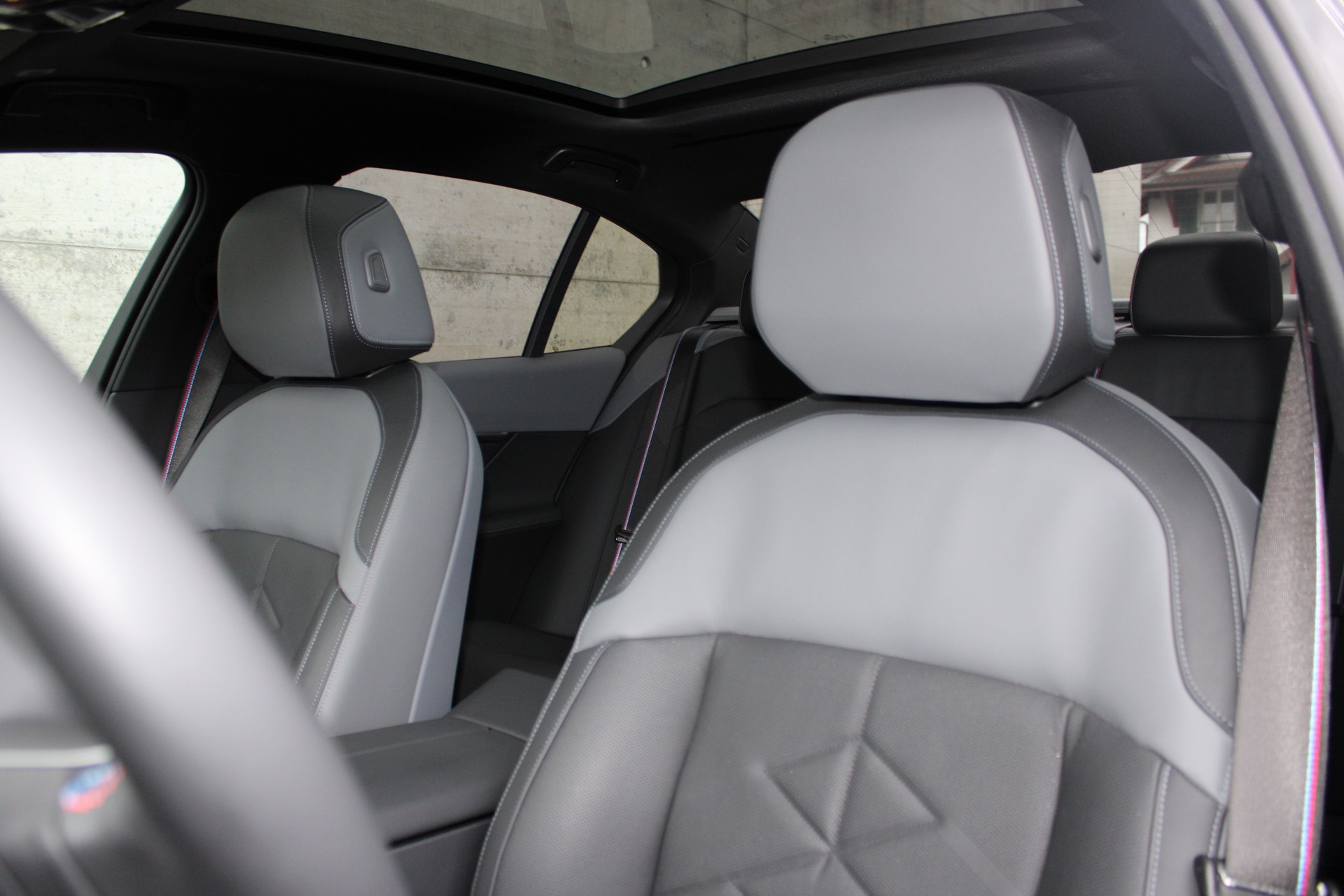 BMW i5 M60 xDrive M Sport Pro-image-10