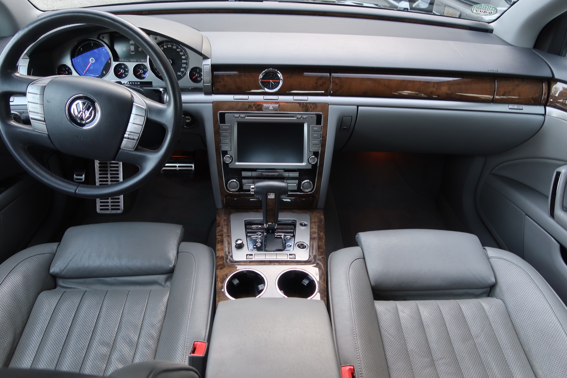 VW Phaeton 3.0 TDi V6 4M-image-6