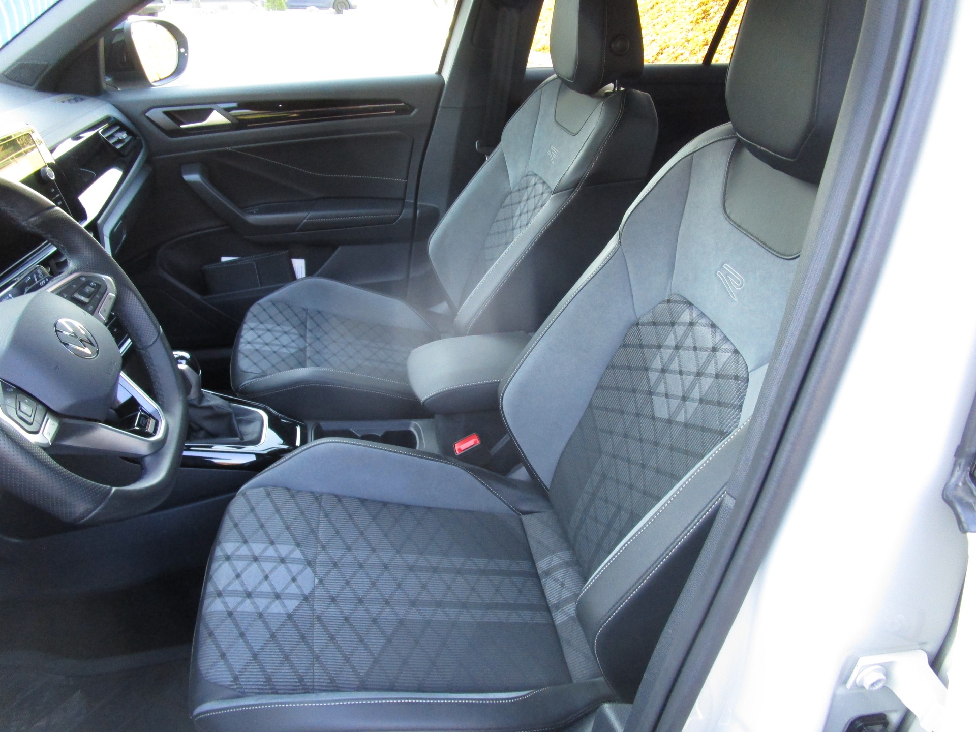 VW T-Roc 1.5 TSI EVO R-Line DSG-image-8