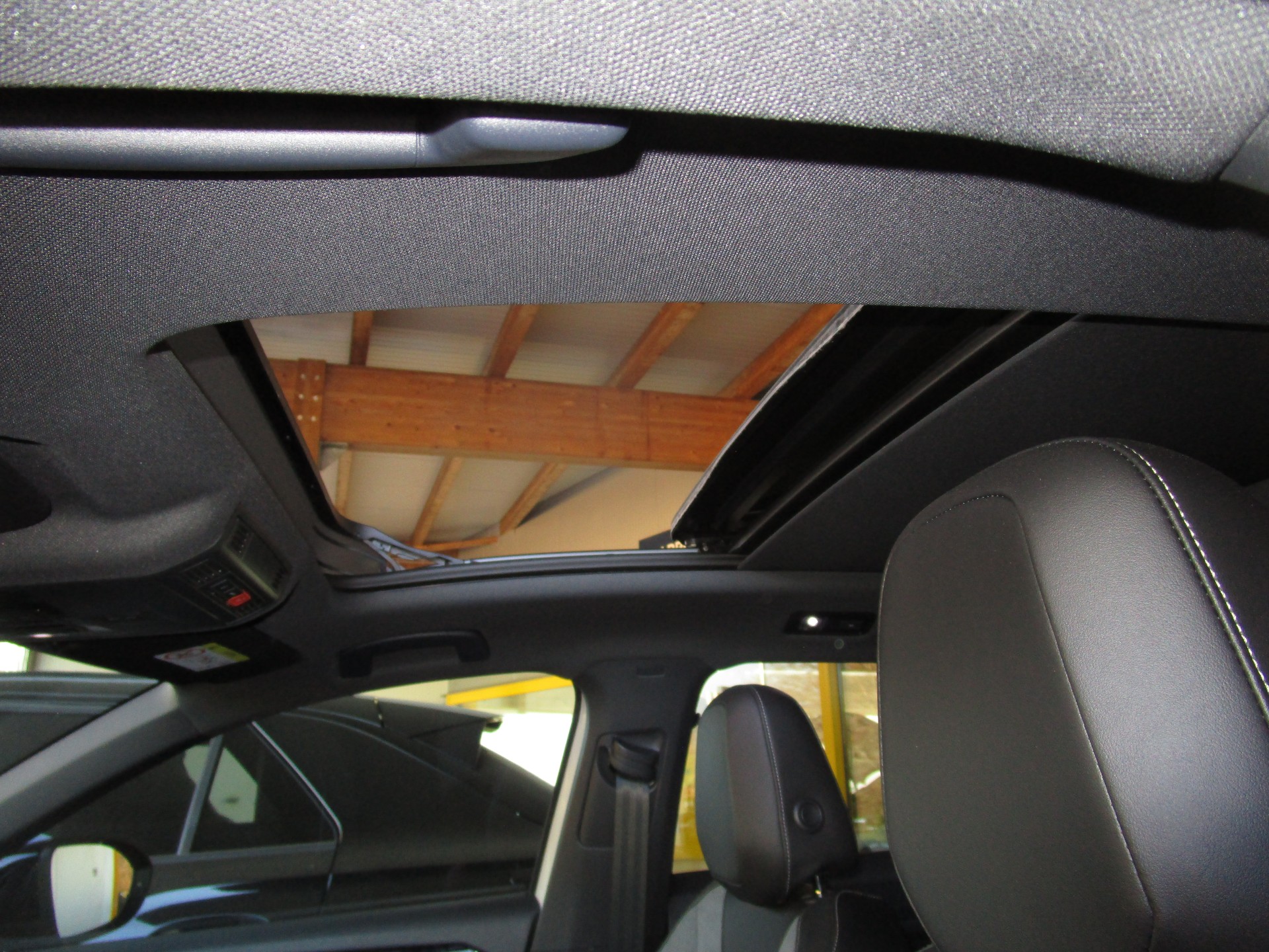 VW T-Roc 1.5 TSI EVO R-Line DSG-image-13