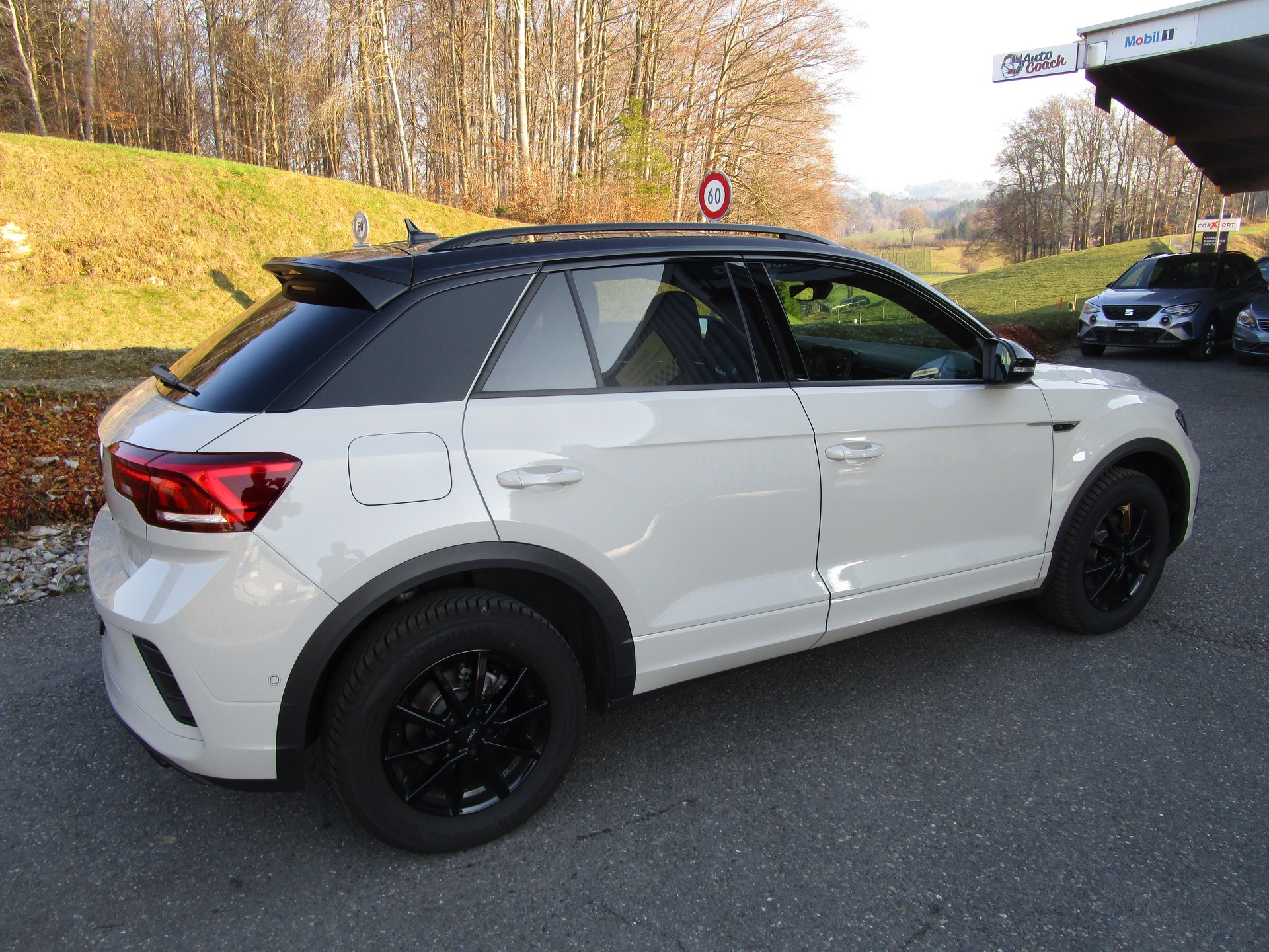 VW T-Roc 1.5 TSI EVO R-Line DSG-image-2