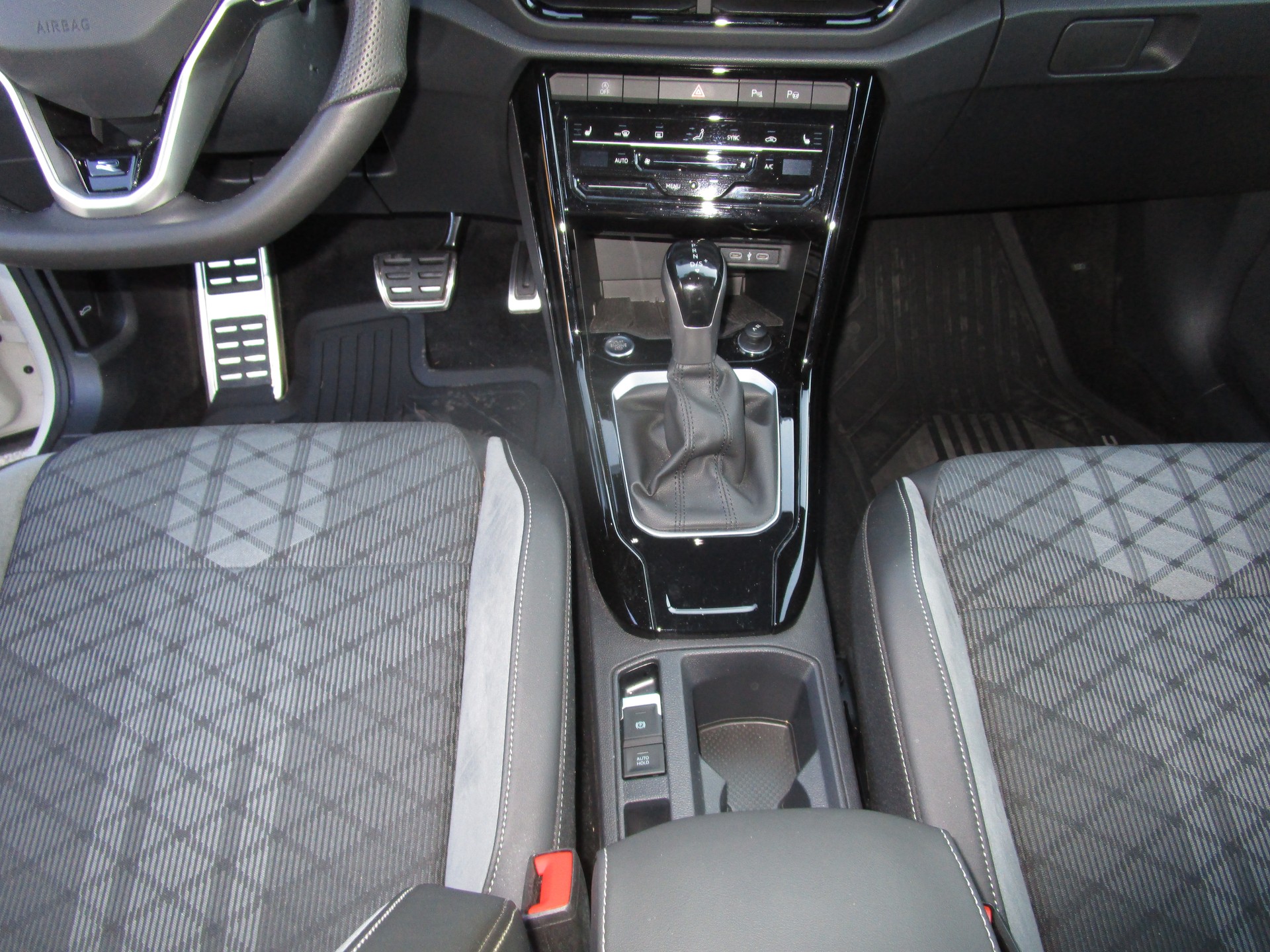 VW T-Roc 1.5 TSI EVO R-Line DSG-image-11