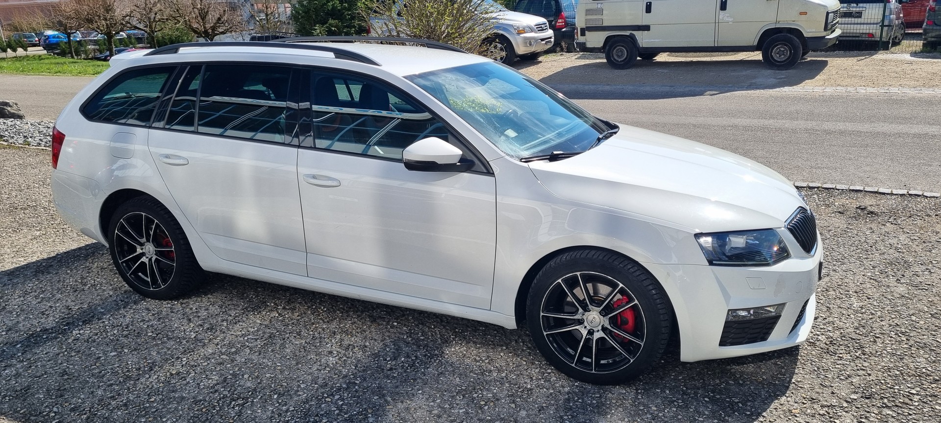 SKODA Octavia Combi 2.0 TDI RS 4x4 DSG-image-3