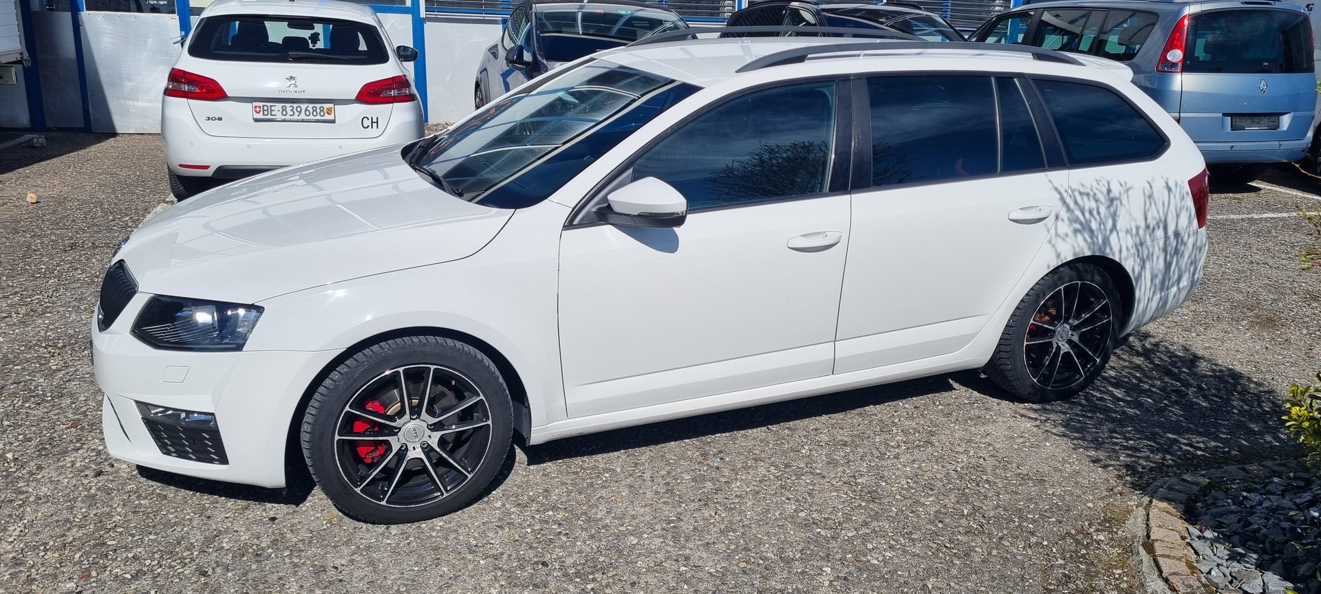 SKODA Octavia Combi 2.0 TDI RS 4x4 DSG-image-2
