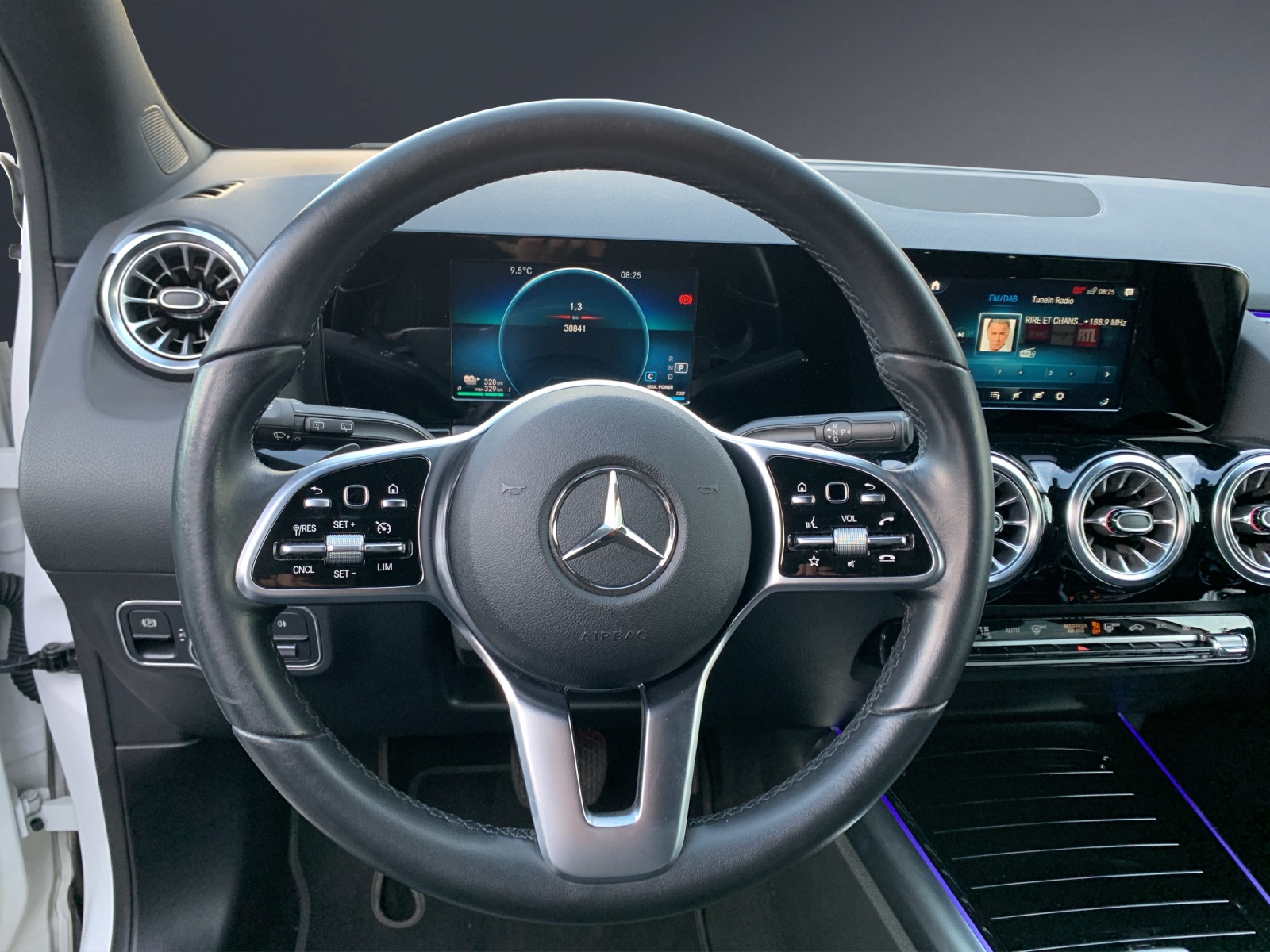 MERCEDES-BENZ EQA 250-image-7