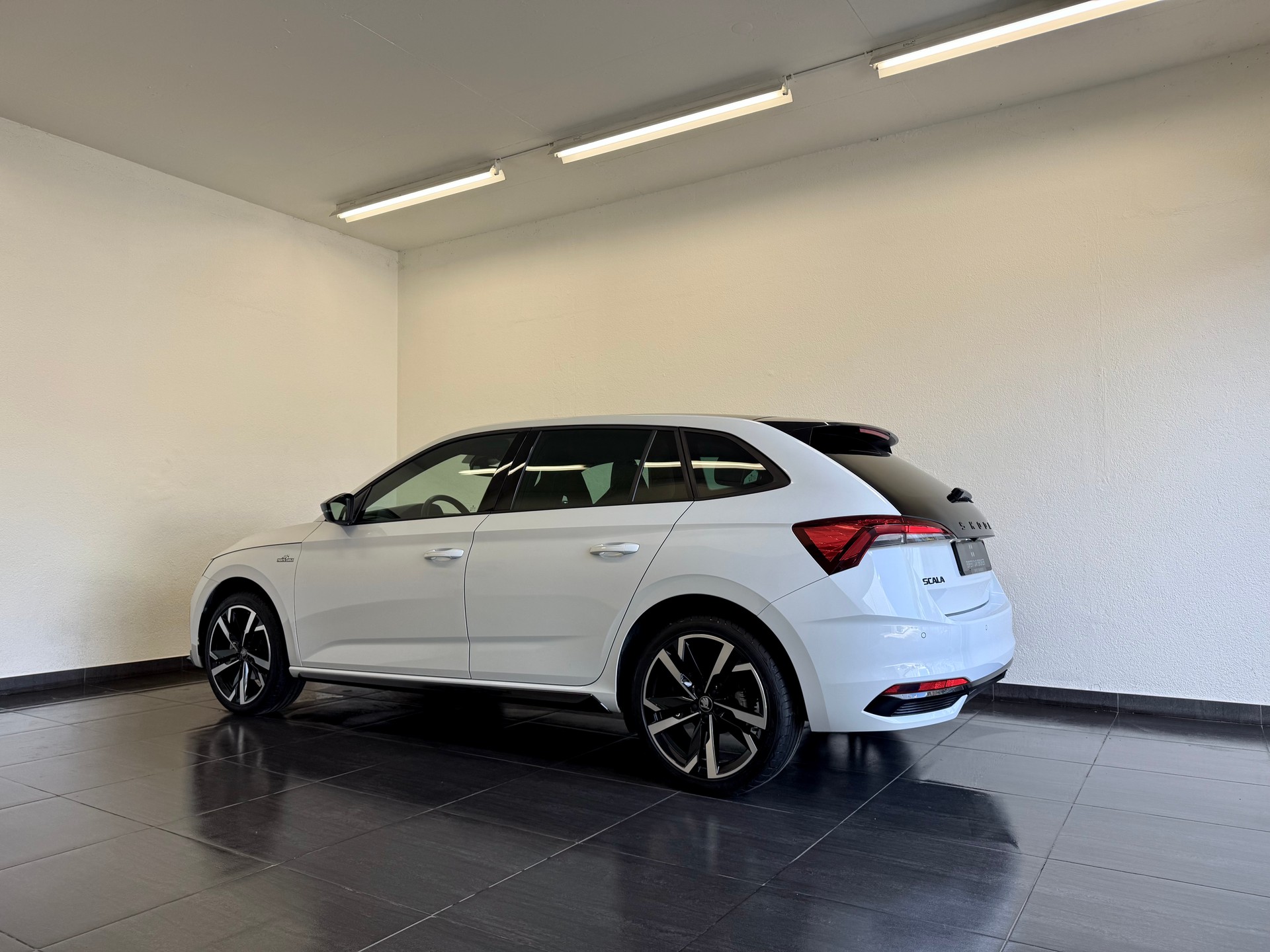 SKODA Scala 1.0 TSI Monte Carlo DSG-image-8