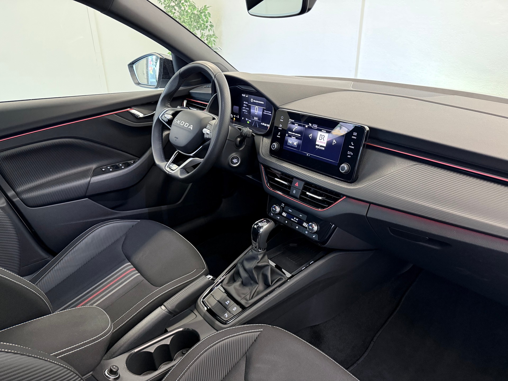 SKODA Scala 1.0 TSI Monte Carlo DSG-image-17