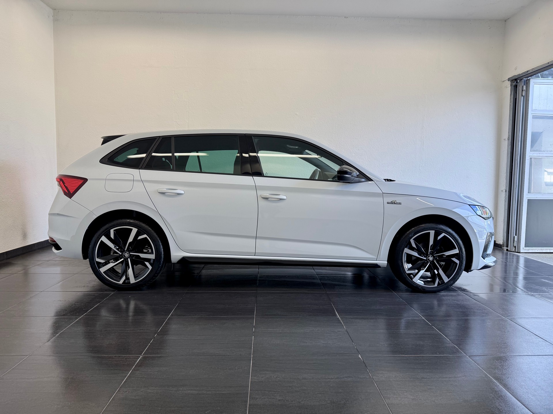 SKODA Scala 1.0 TSI Monte Carlo DSG-image-4
