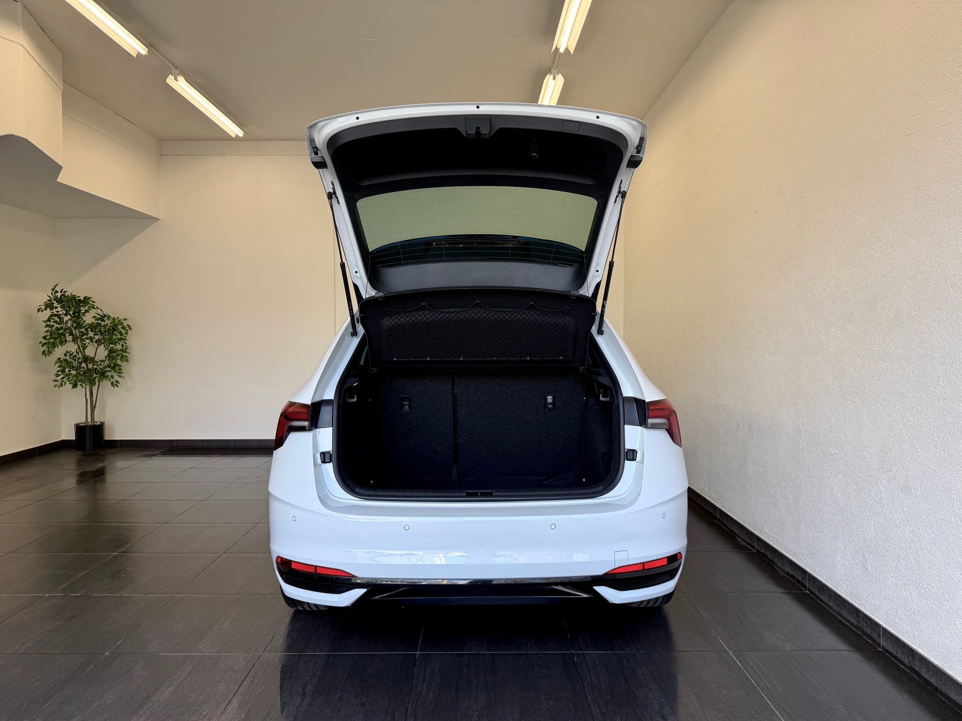 SKODA Scala 1.0 TSI Monte Carlo DSG-image-12