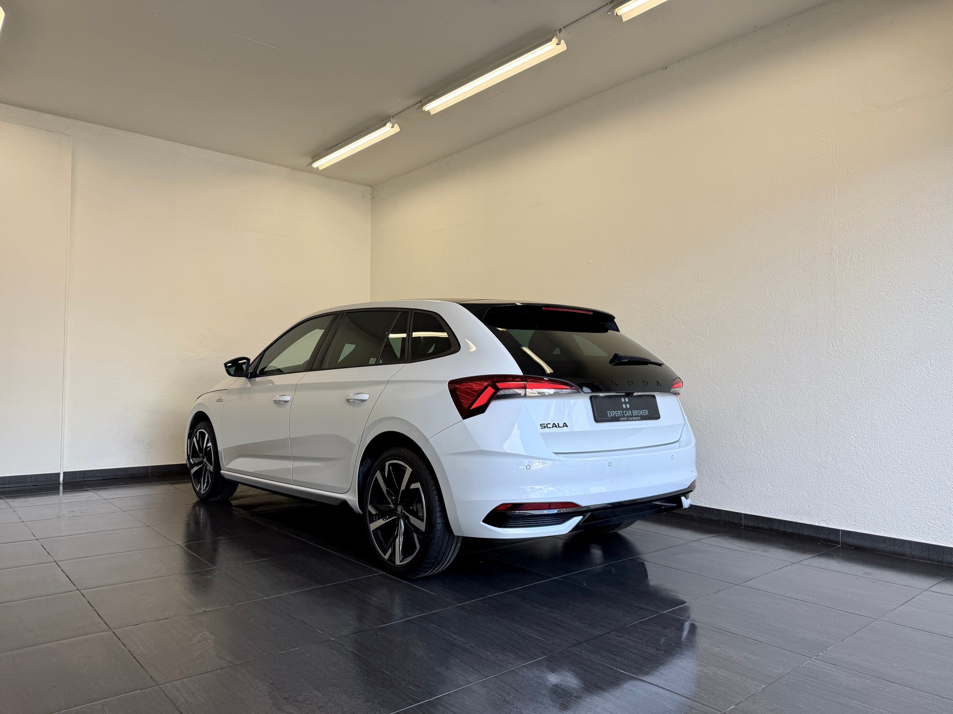SKODA Scala 1.0 TSI Monte Carlo DSG-image-10