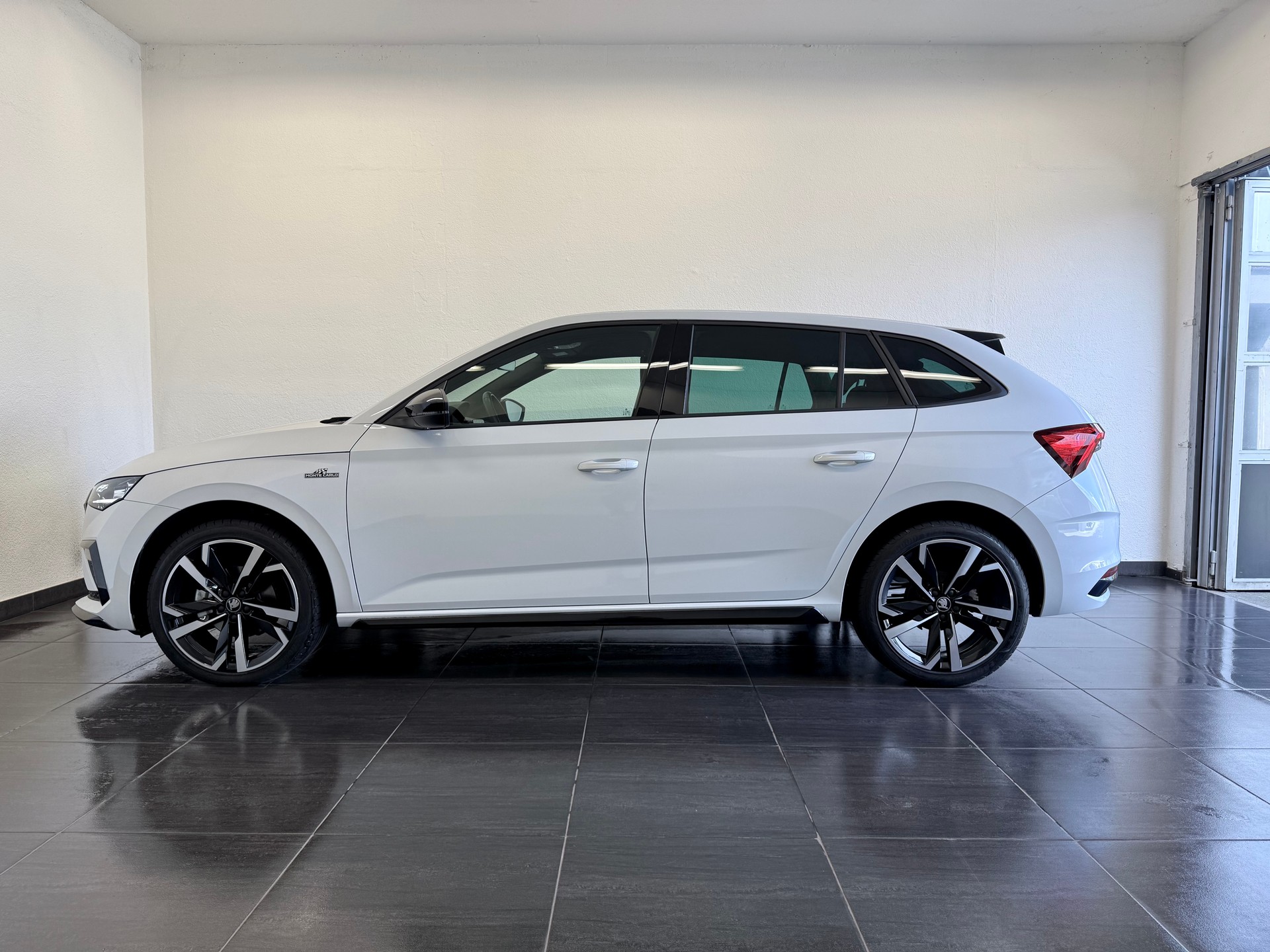 SKODA Scala 1.0 TSI Monte Carlo DSG-image-7