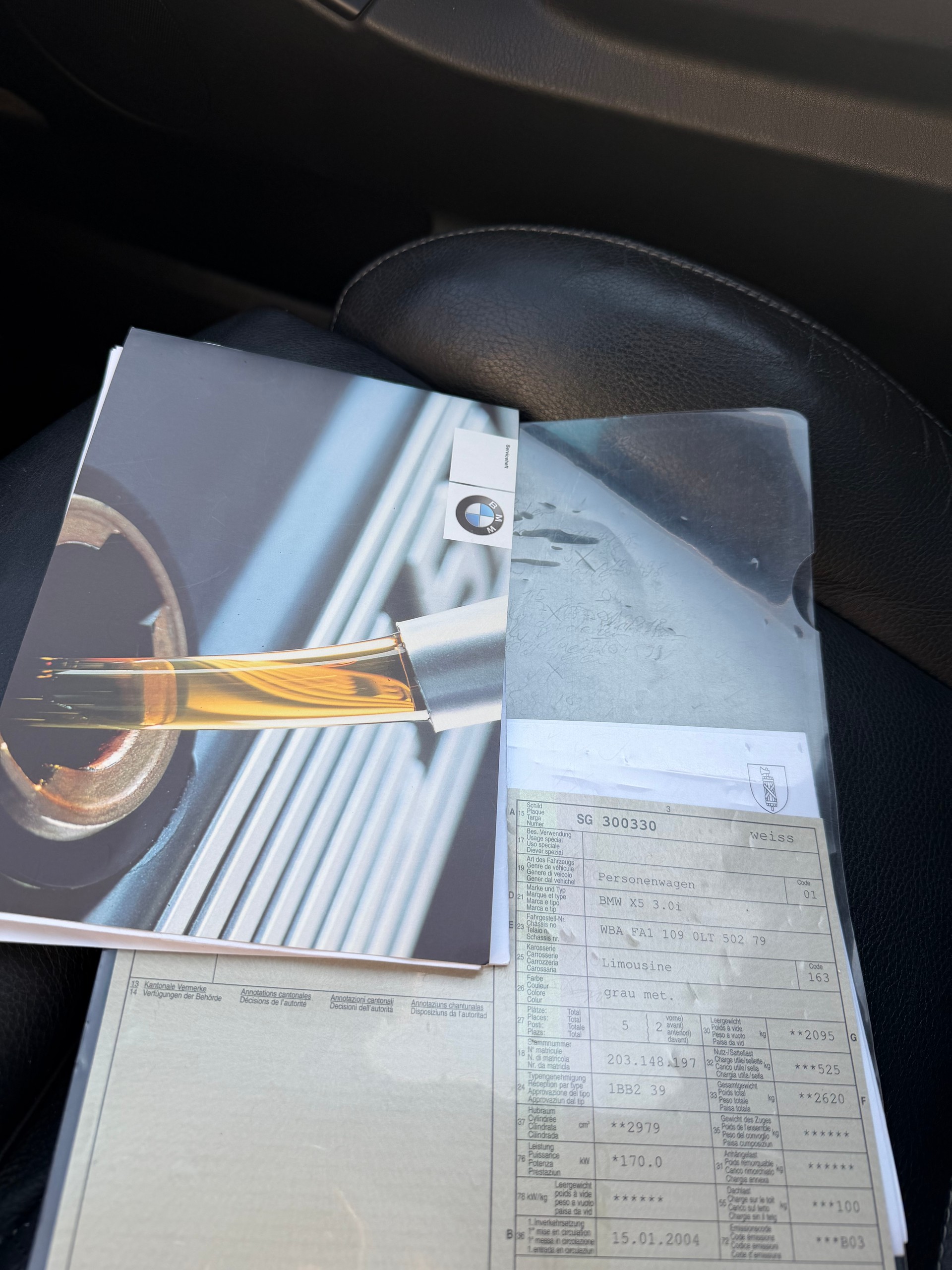 BMW X5 3.0i-image-12
