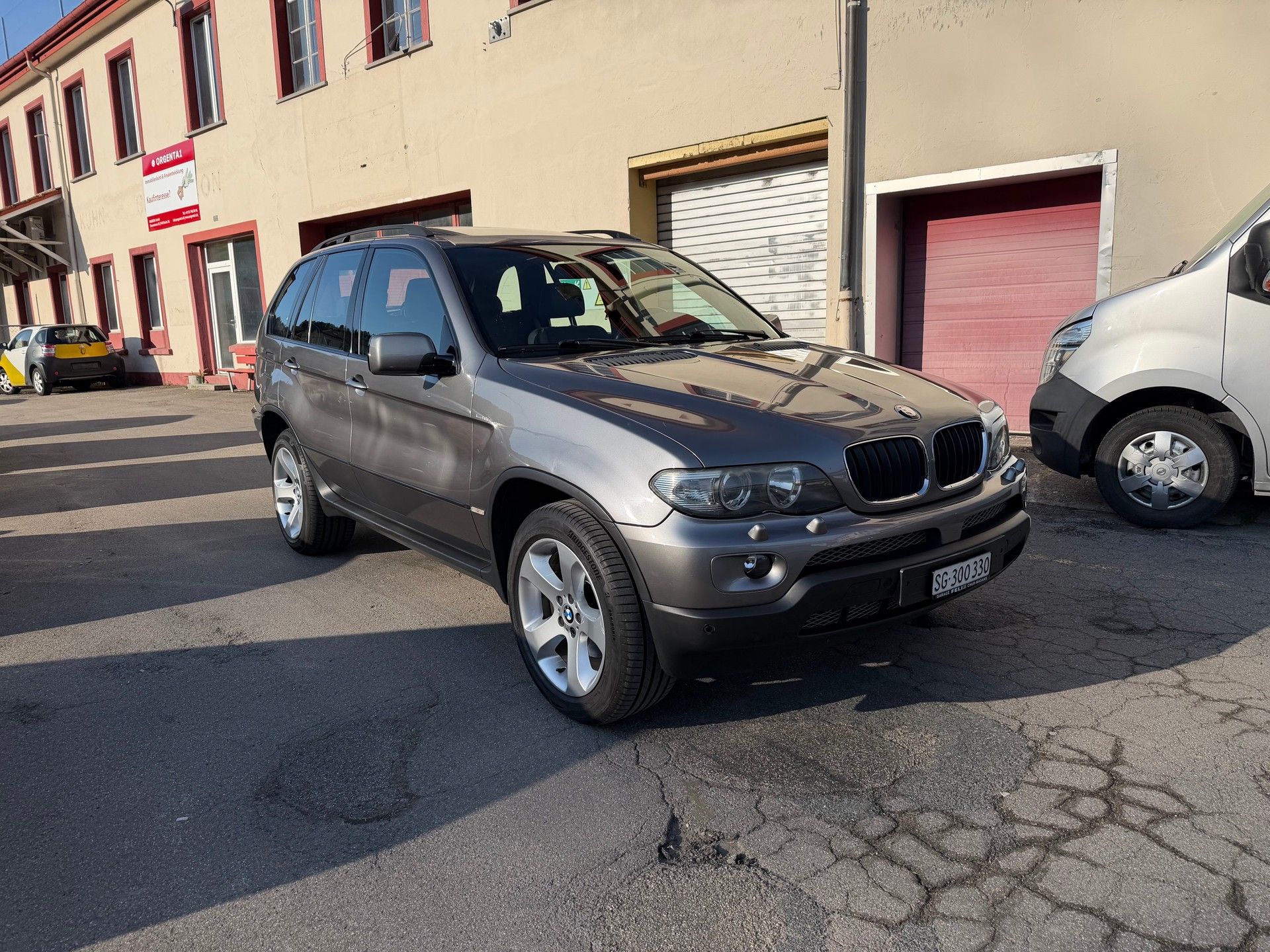 BMW X5 3.0i-image-1