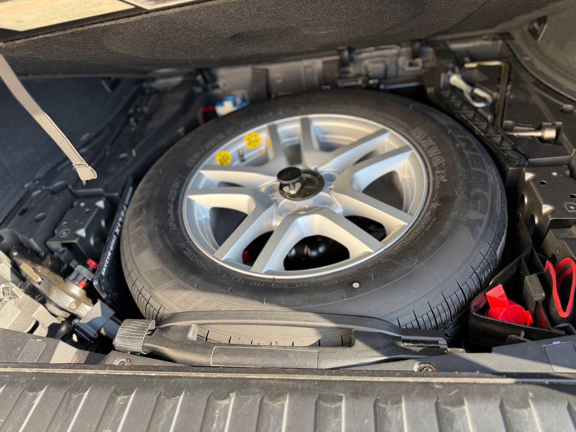 BMW X5 3.0i-image-10