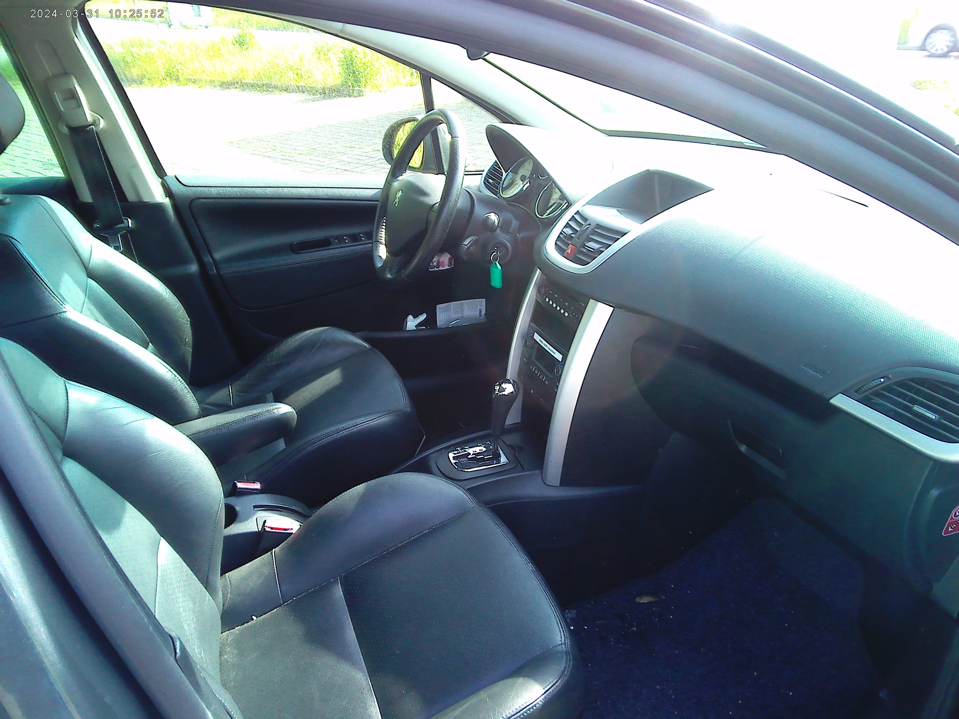 PEUGEOT 207 SW 1.6 16V Sport Automatic-image-2