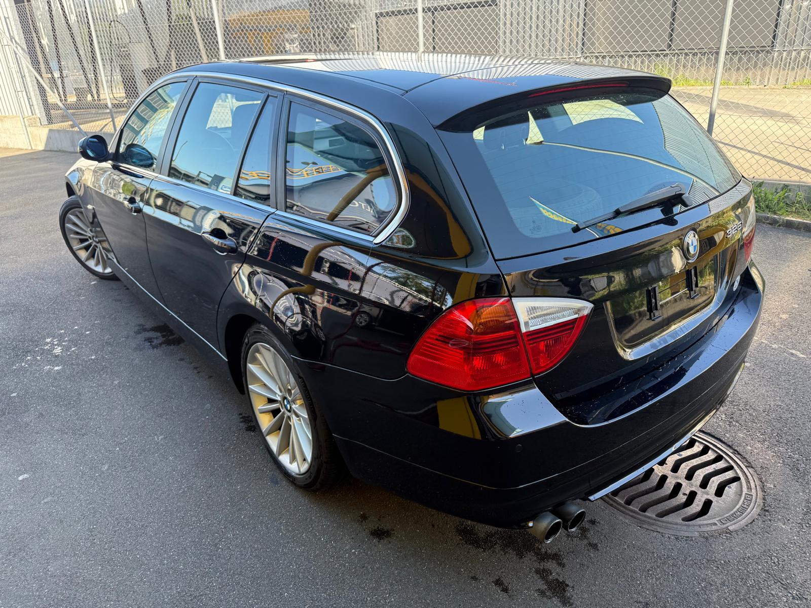 BMW 325i Touring-image-6