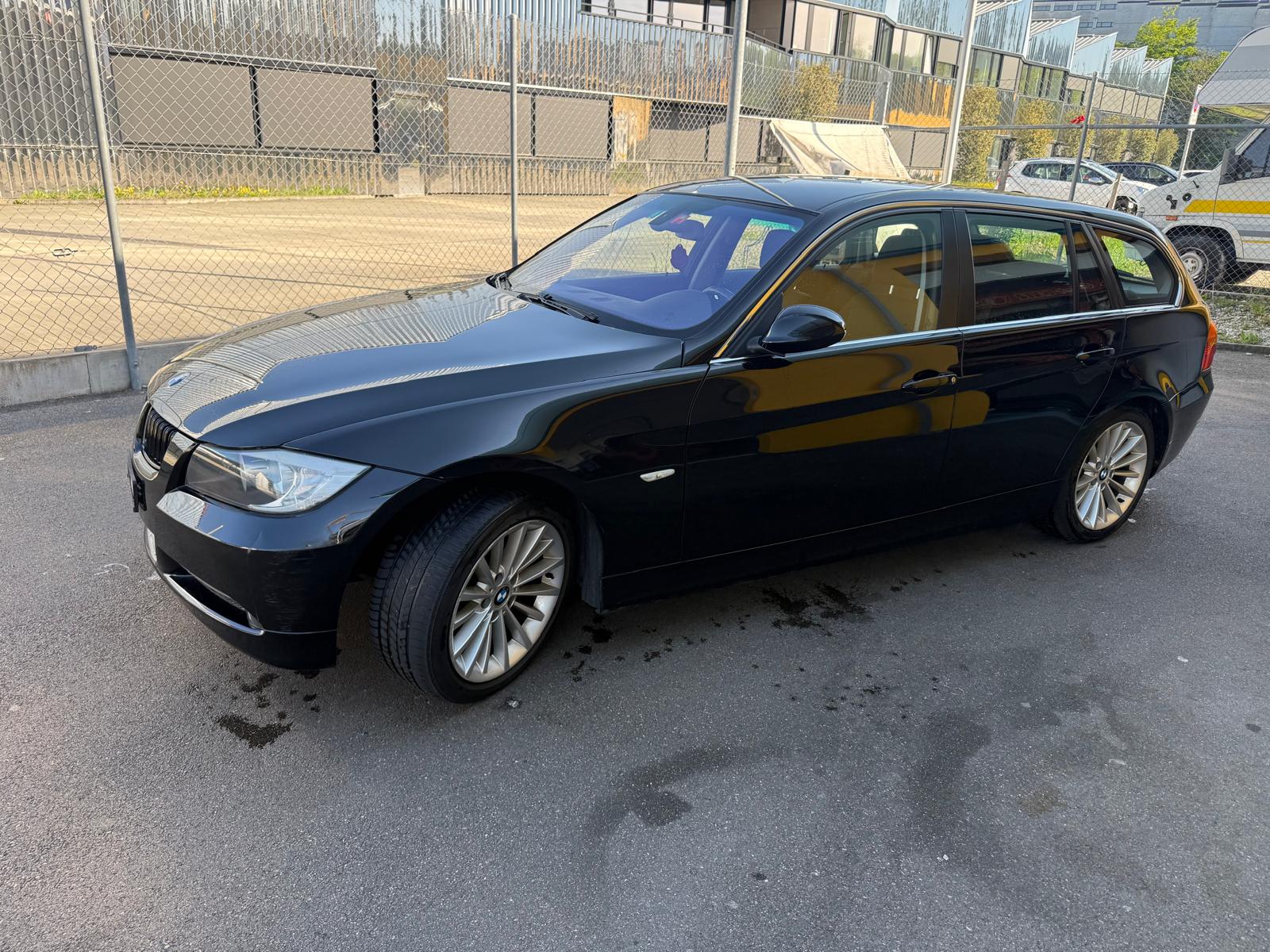 BMW 325i Touring