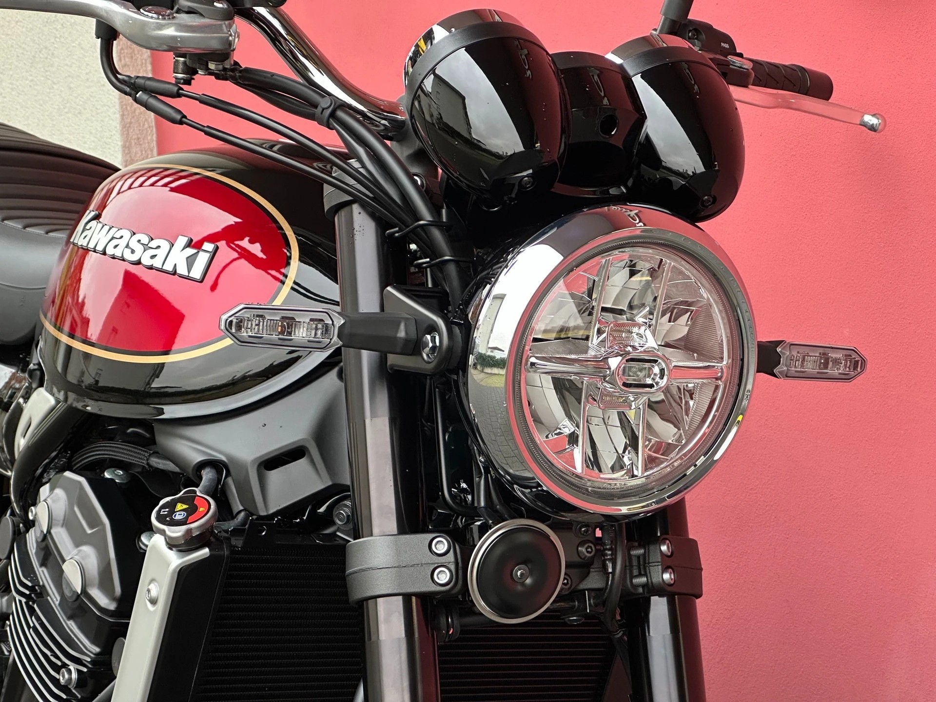 KAWASAKI Z 900 RS-image-1