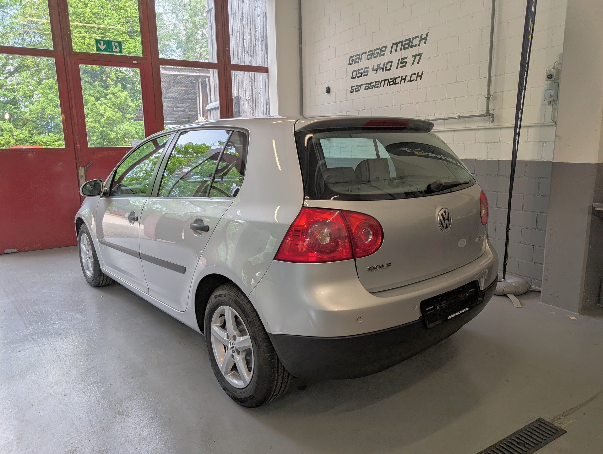 VW Golf 1.6 FSI Comfortline-image-2
