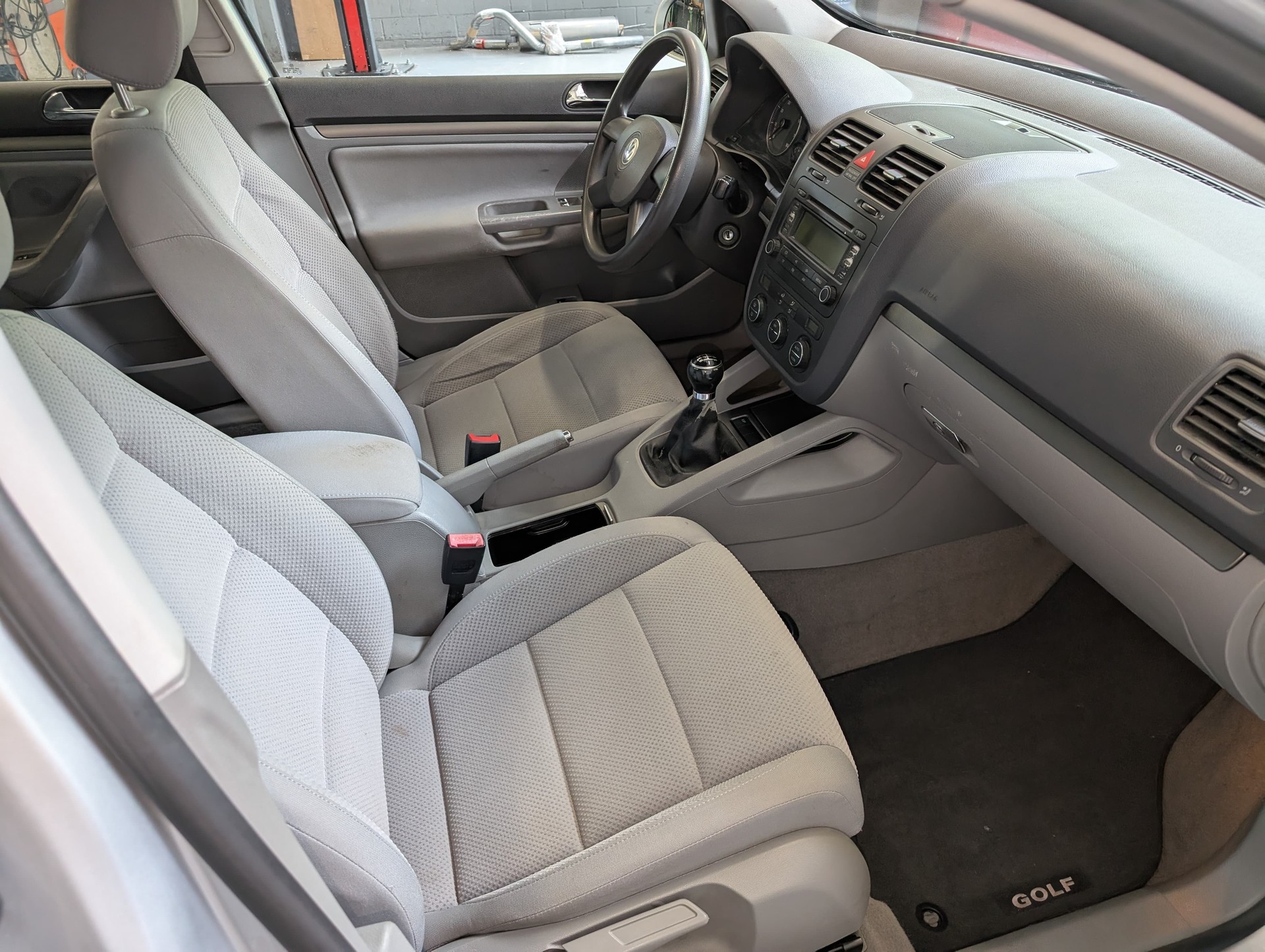 VW Golf 1.6 FSI Comfortline-image-9