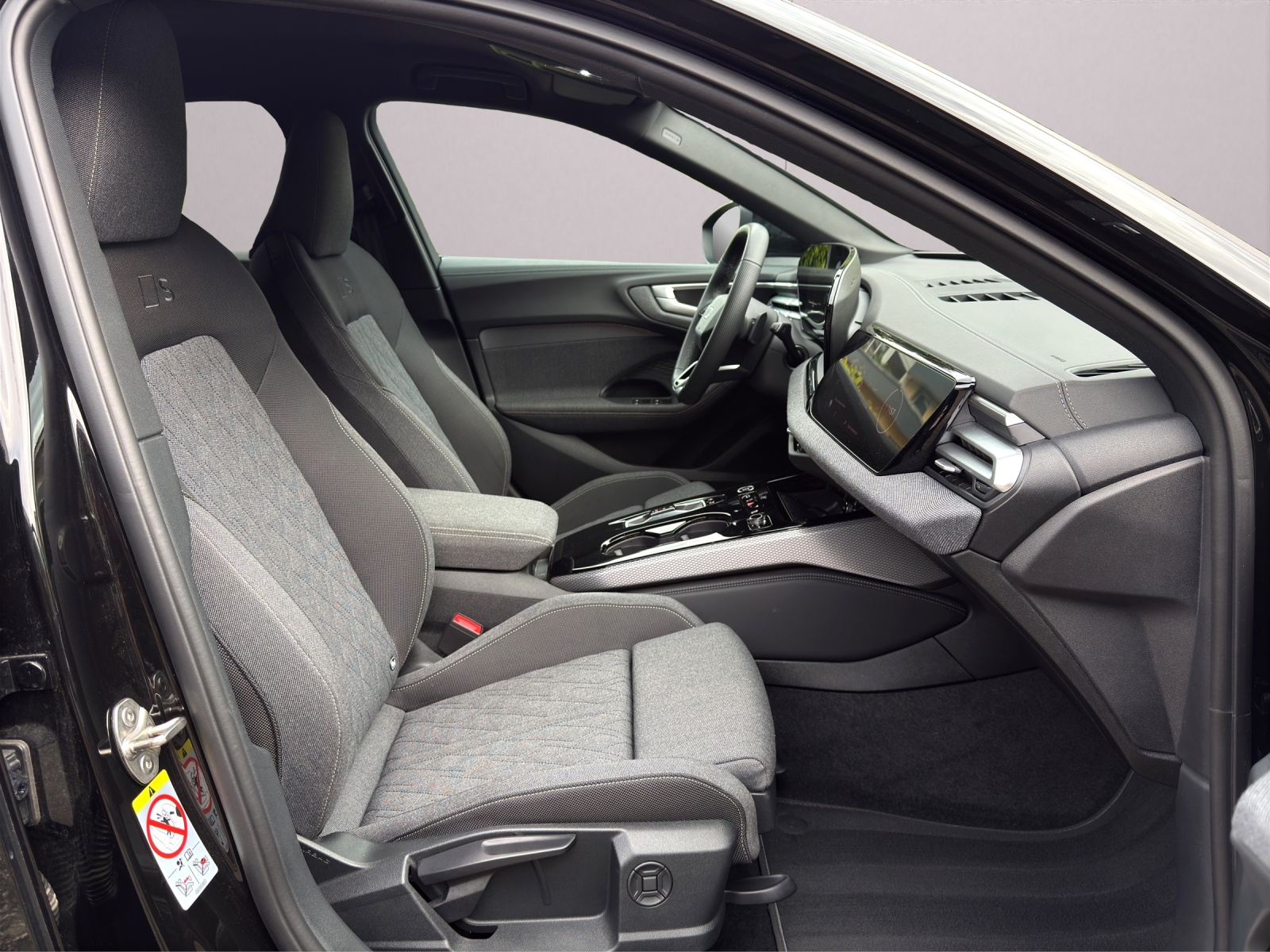 AUDI A5 Avant TFSI 150 kW S tronic S-Line Optikpaket Black-image-18