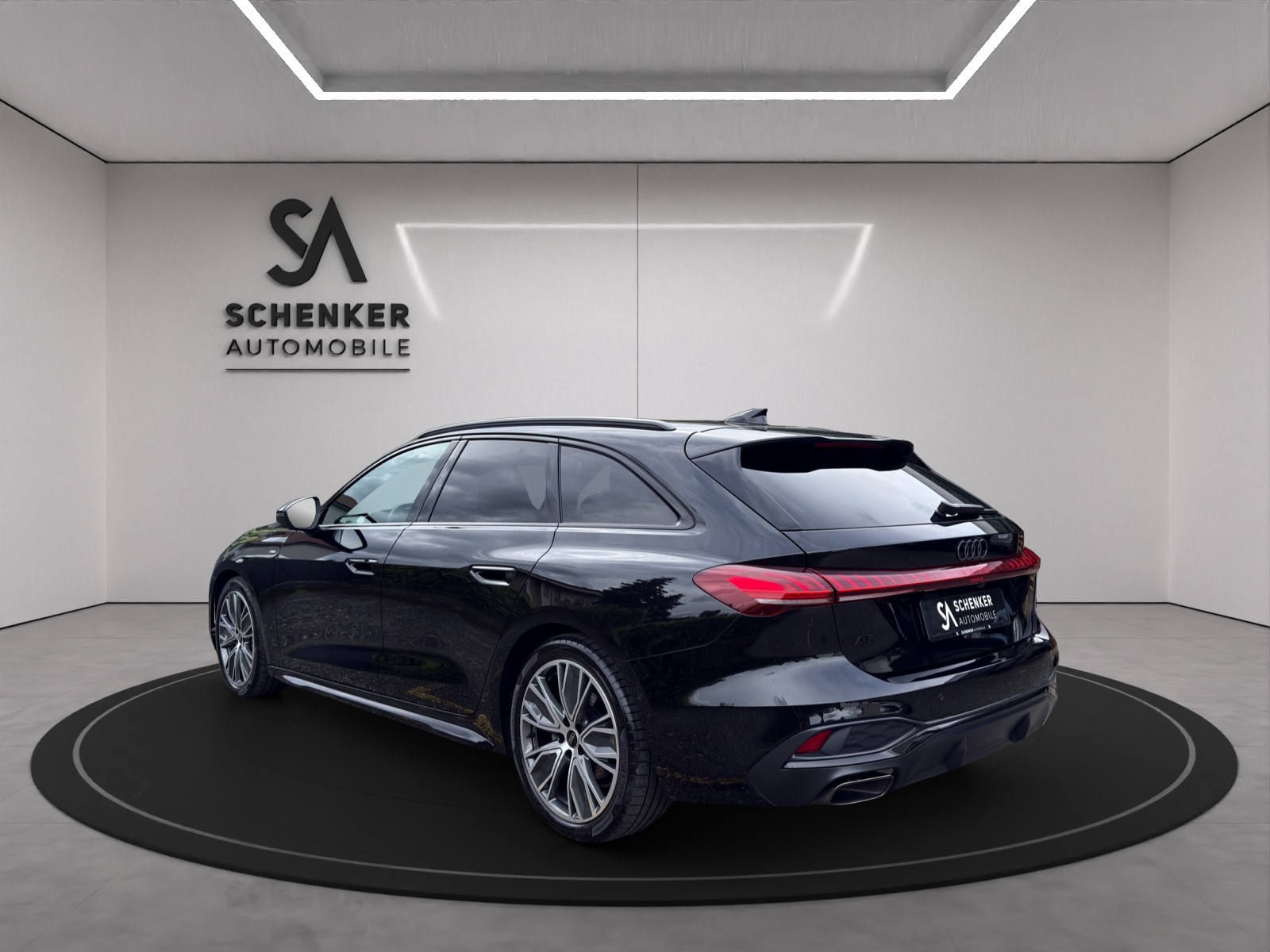 AUDI A5 Avant TFSI 150 kW S tronic S-Line Optikpaket Black-showroom-element-2