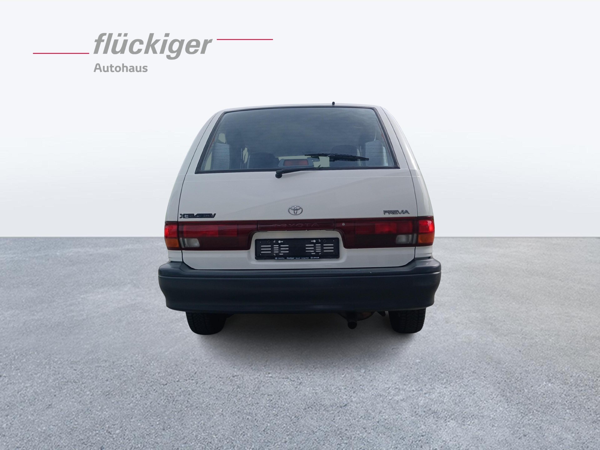 TOYOTA Previa 2.4 XE-showroom-element-3